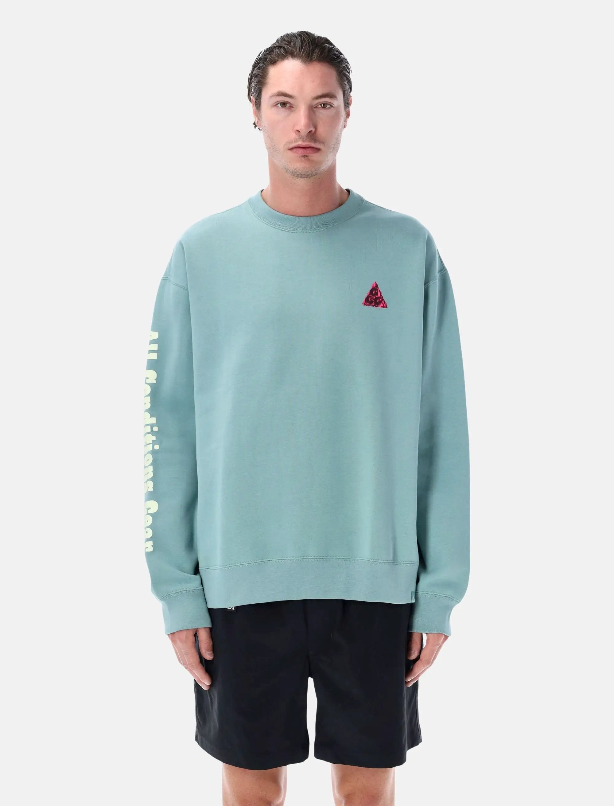 Outdoor Graphic Sweatshirt Nike оригінал – Купити в Україні – боковий вид - NIKE