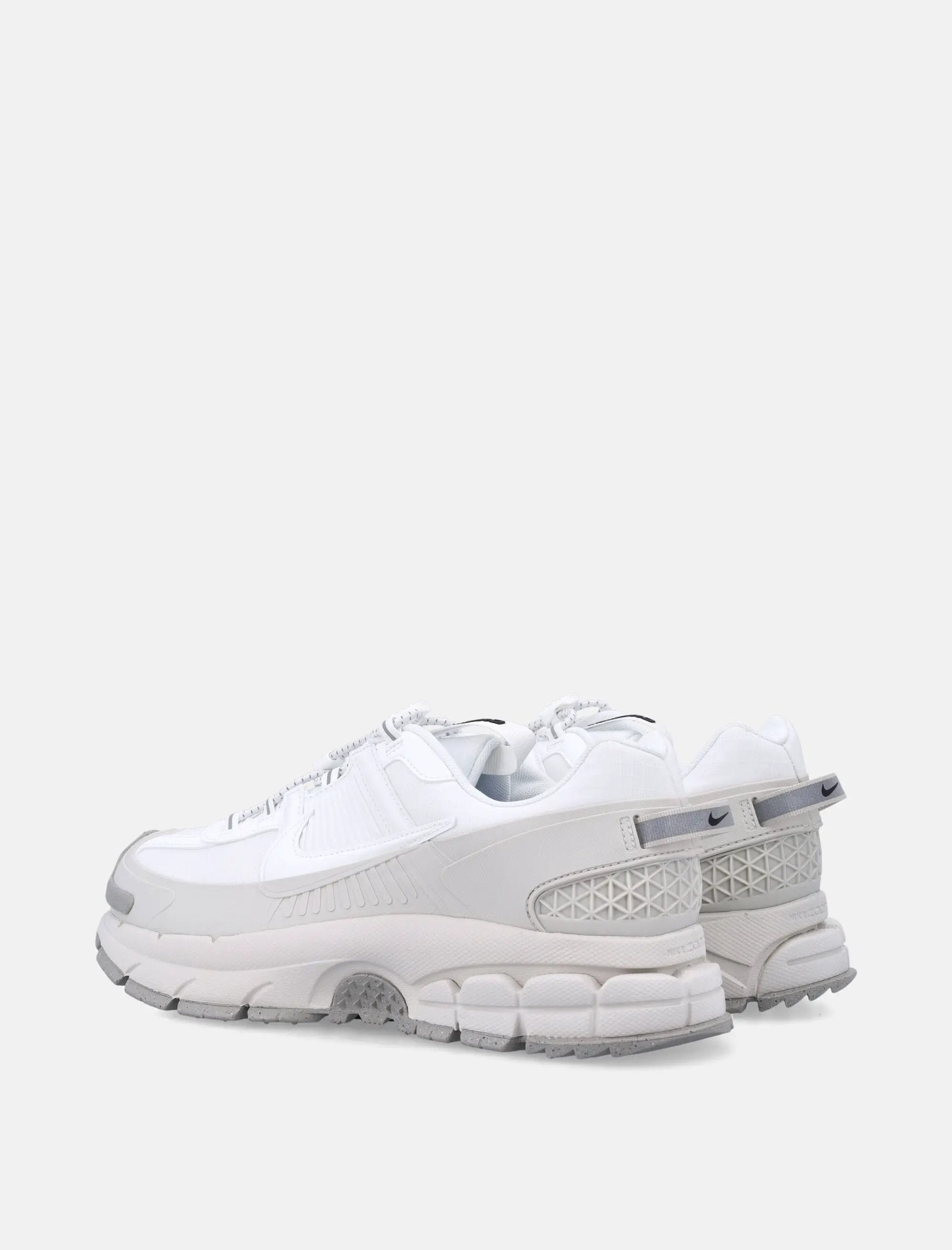 Оригінальна Zoom Vomero Roam Winterized Sneakers Nike – збільшений вид