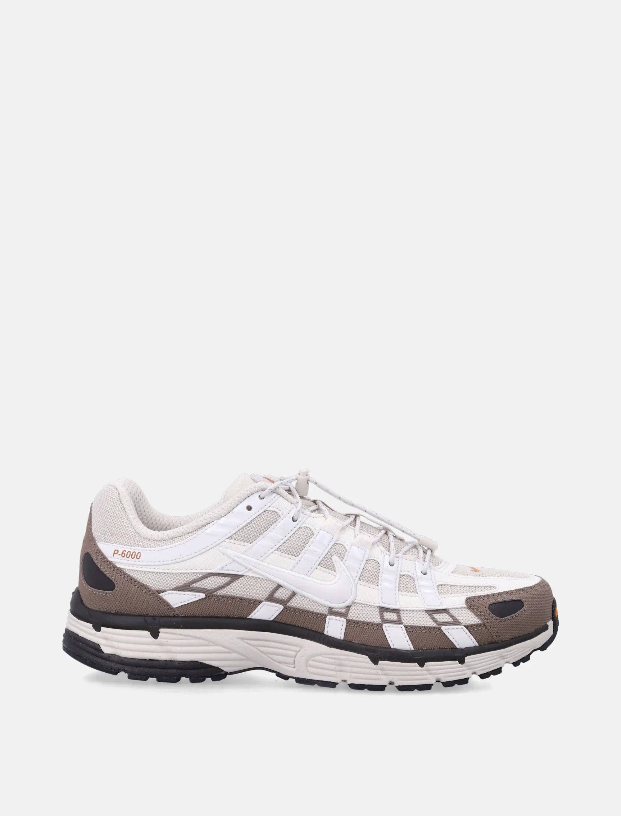 Оригінальна P 6000 Sneakers In Light Orewood Tone Nike – боковий вид