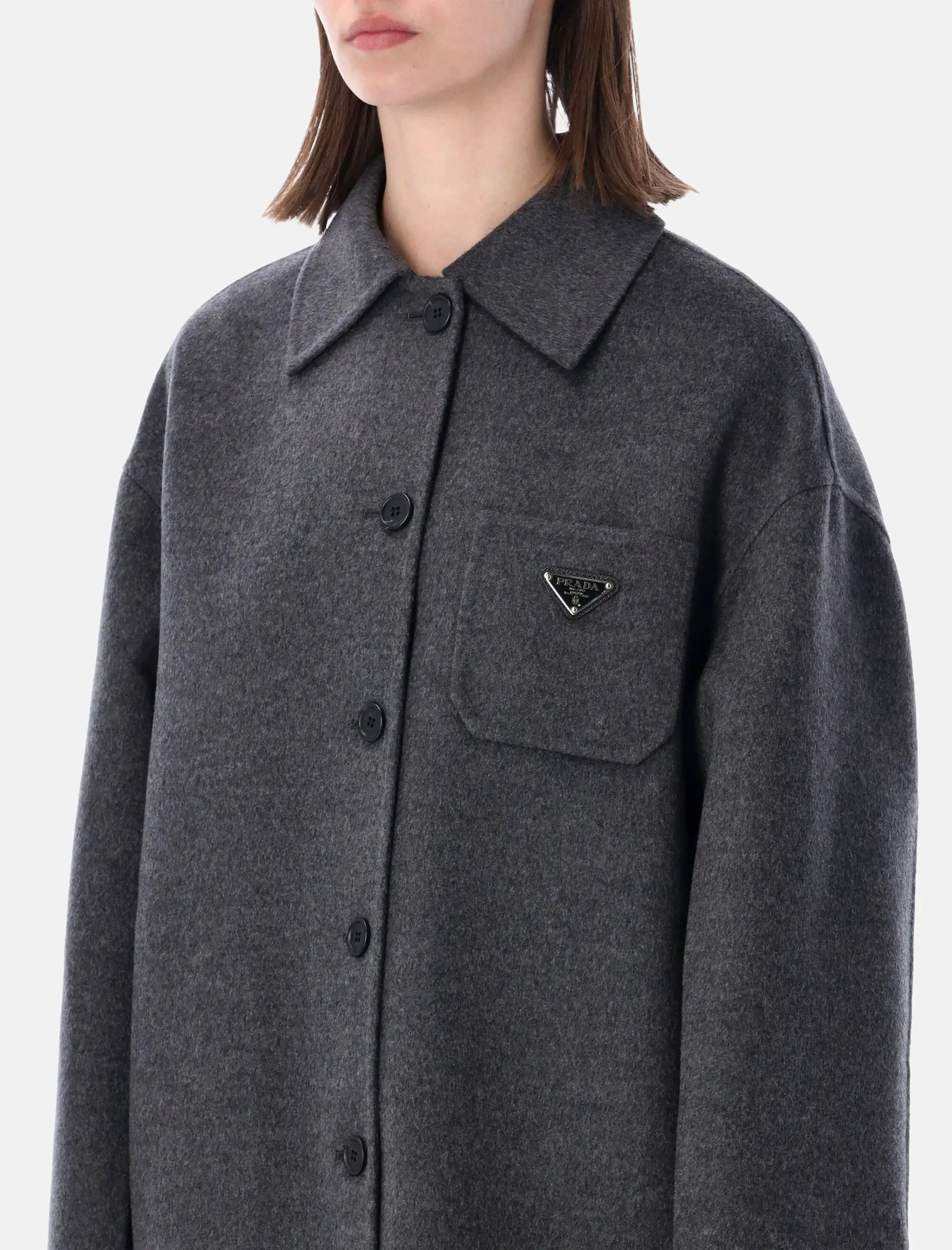 Оригінальна Shirt Coat Logo Patch Dark Gray Prada – детальний вид
