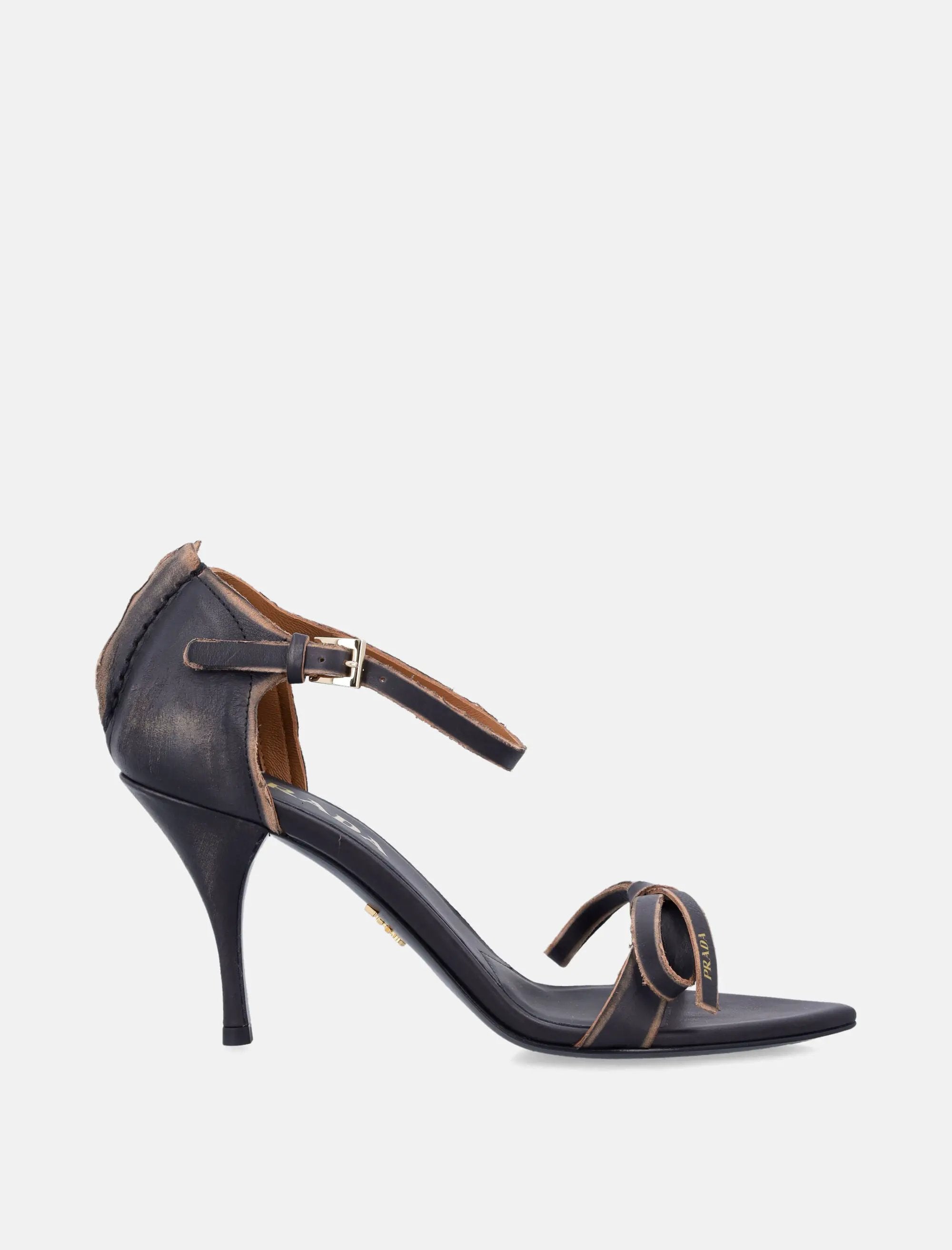 Оригінальна Leather Bow Sandals With Pointed Toe Prada – боковий вид