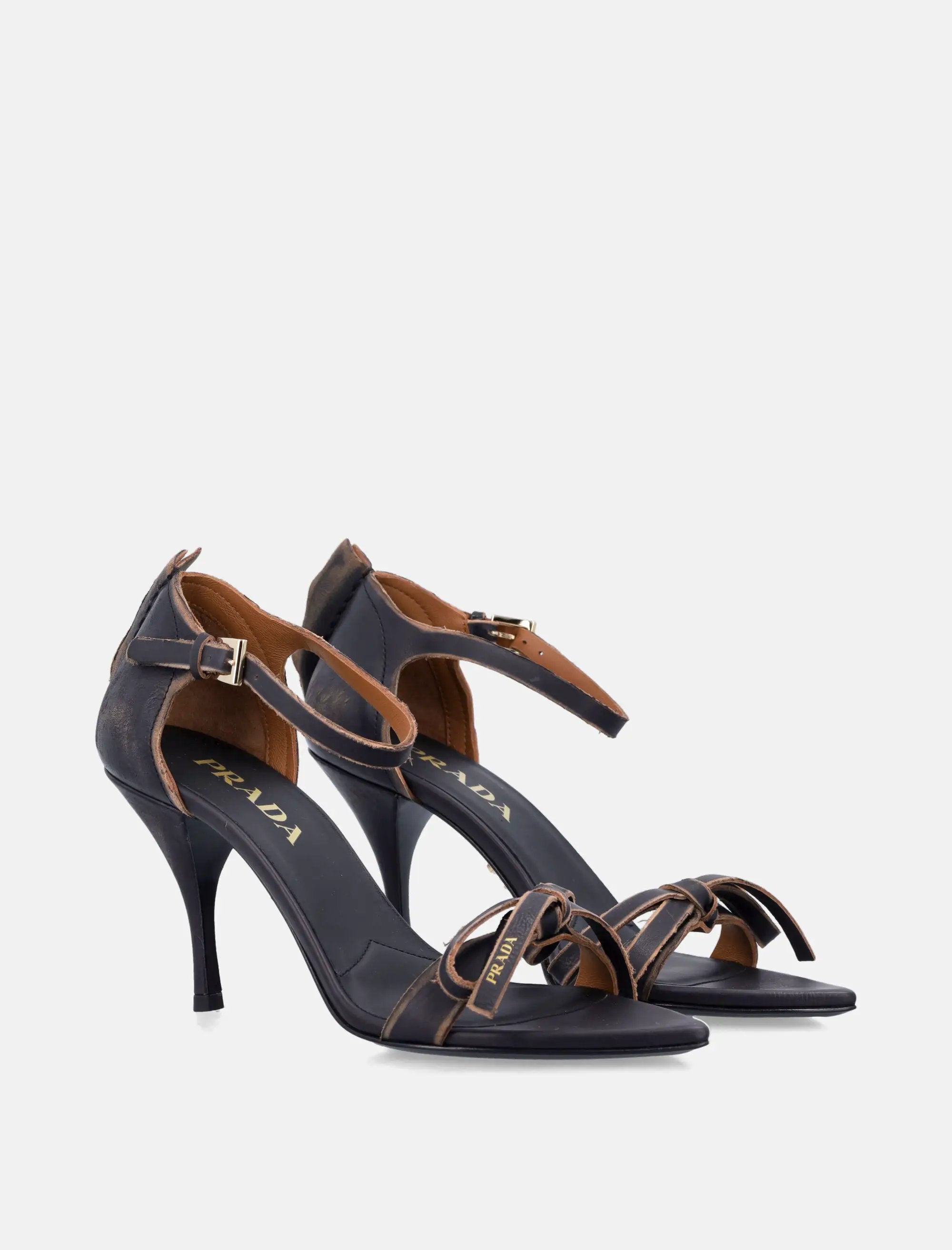 Оригінальна Leather Bow Sandals With Pointed Toe Prada – вид ззаду