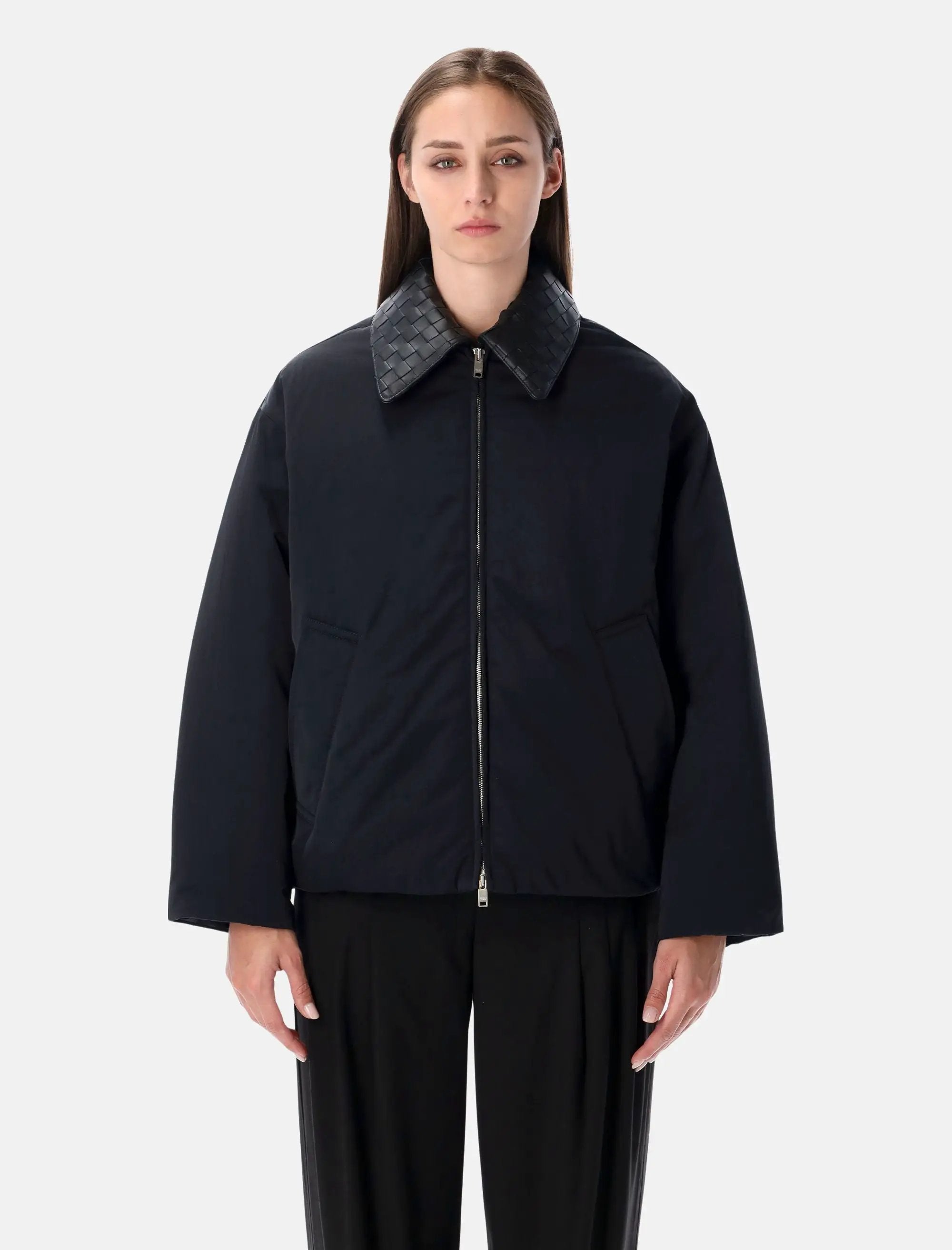 Beige Padded Bomber With Intreccio Leather Collar Bottega veneta оригінал – Купити в Україні – боковий вид