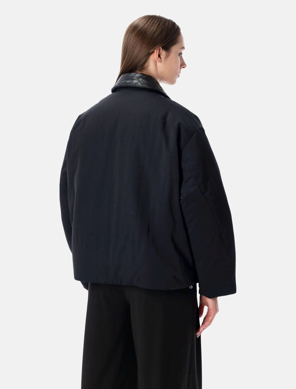 Beige Padded Bomber With Intreccio Leather Collar Bottega veneta оригінал – Купити в Україні – вид ззаду