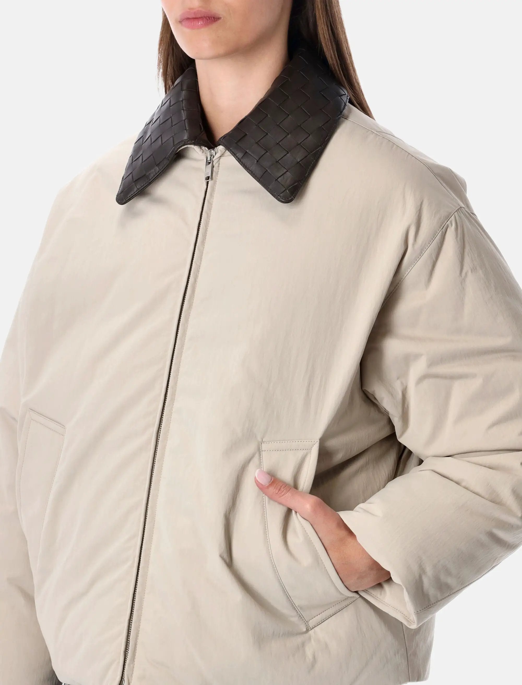 Beige Padded Bomber With Intreccio Leather Collar Bottega veneta оригінал – Купити в Україні – детальний вид