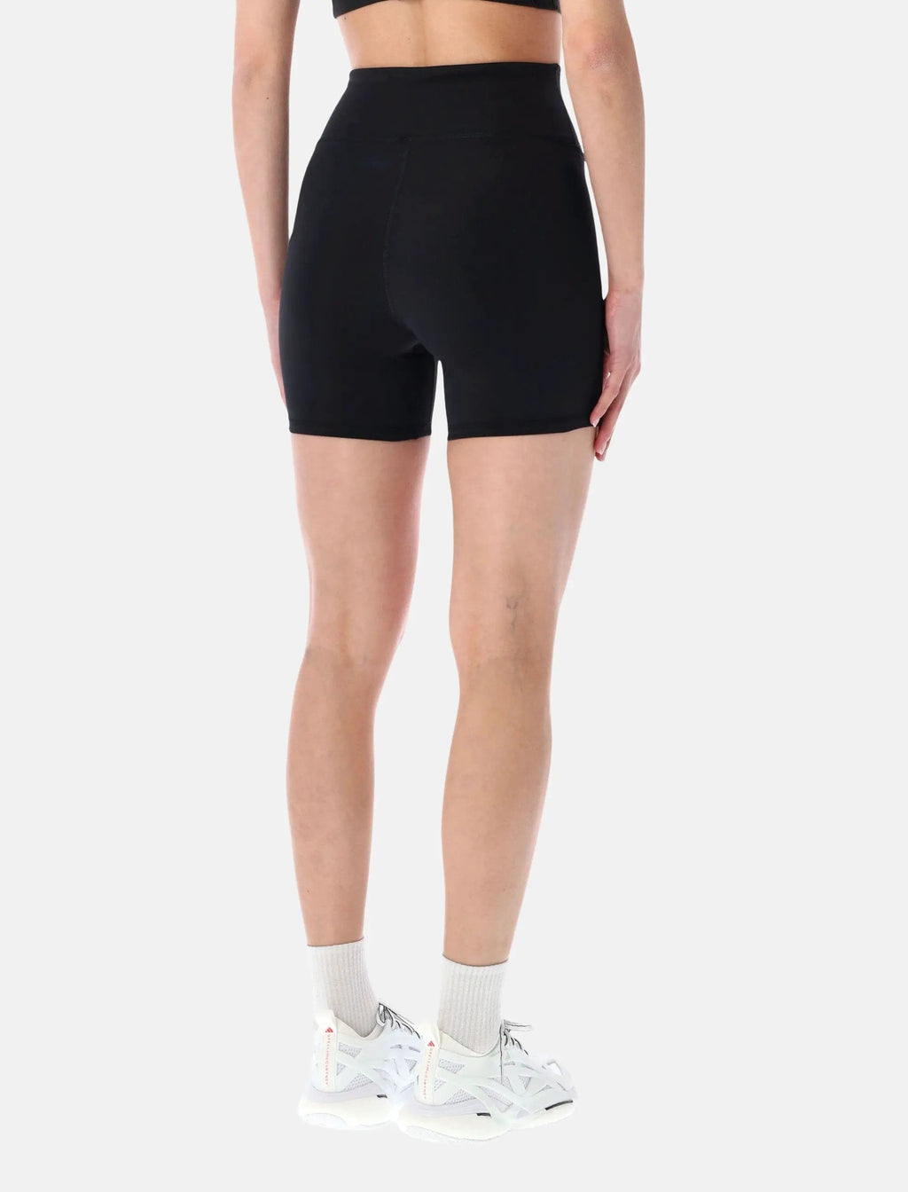 Оригінальна Yoga Shorts Adidas – вид ззаду