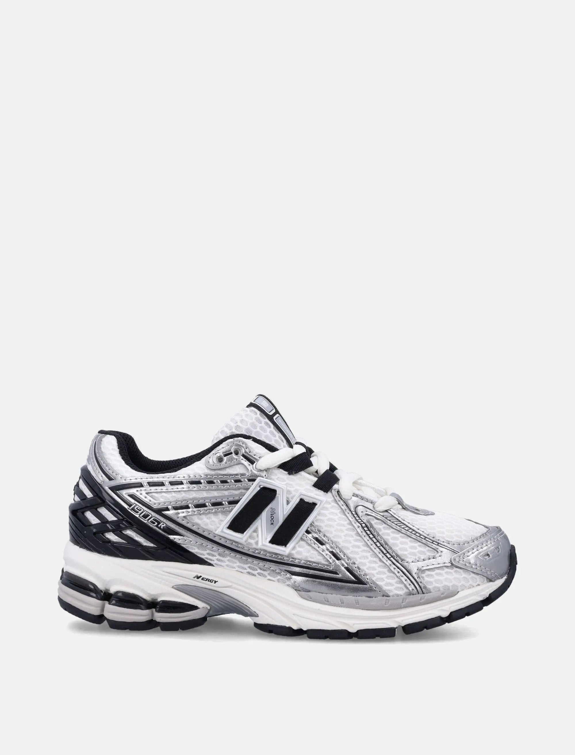 1906r White And Silver Sneakers New balance – Гарантія оригінальності – боковий вид