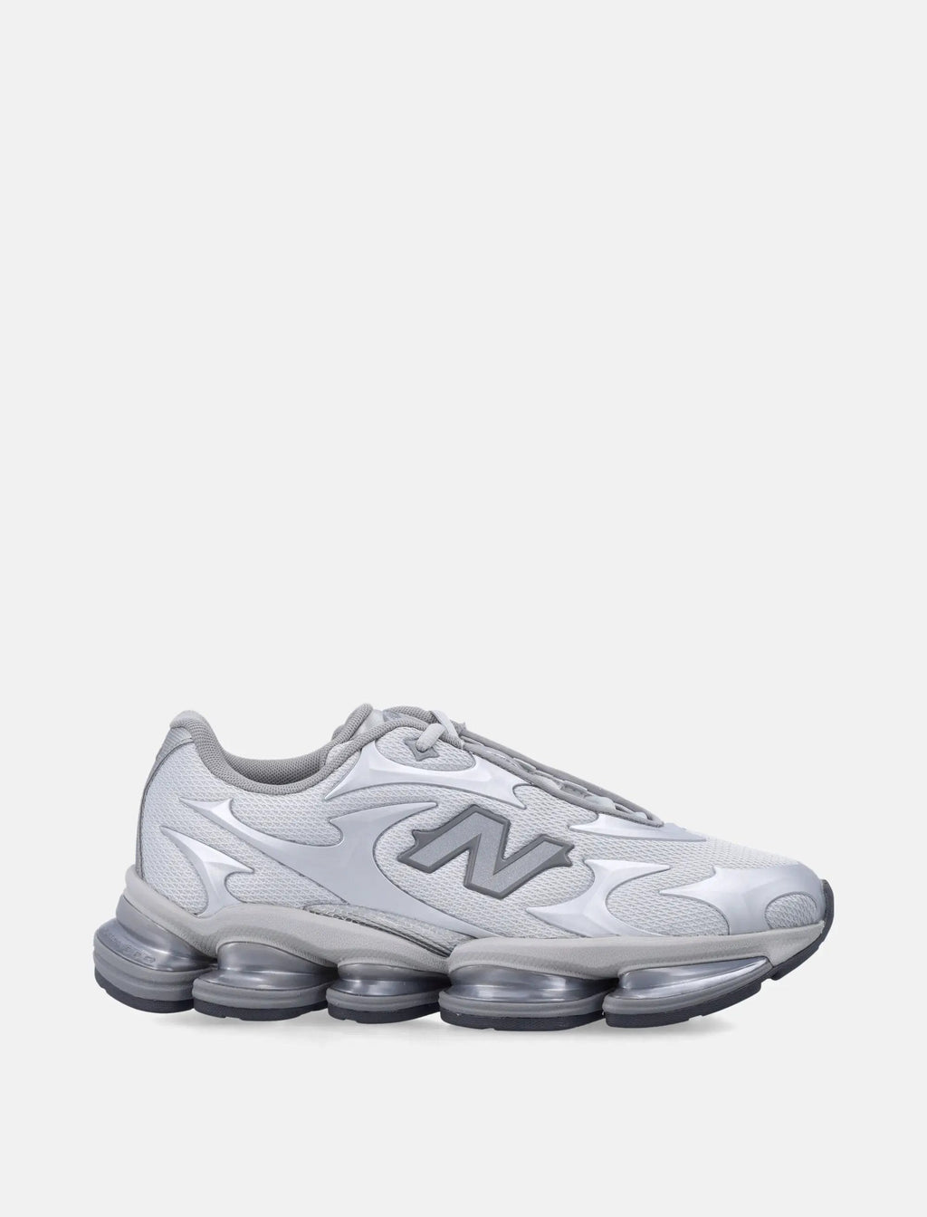 2000 Silver Sneakers New balance – Гарантія оригінальності – боковий вид
