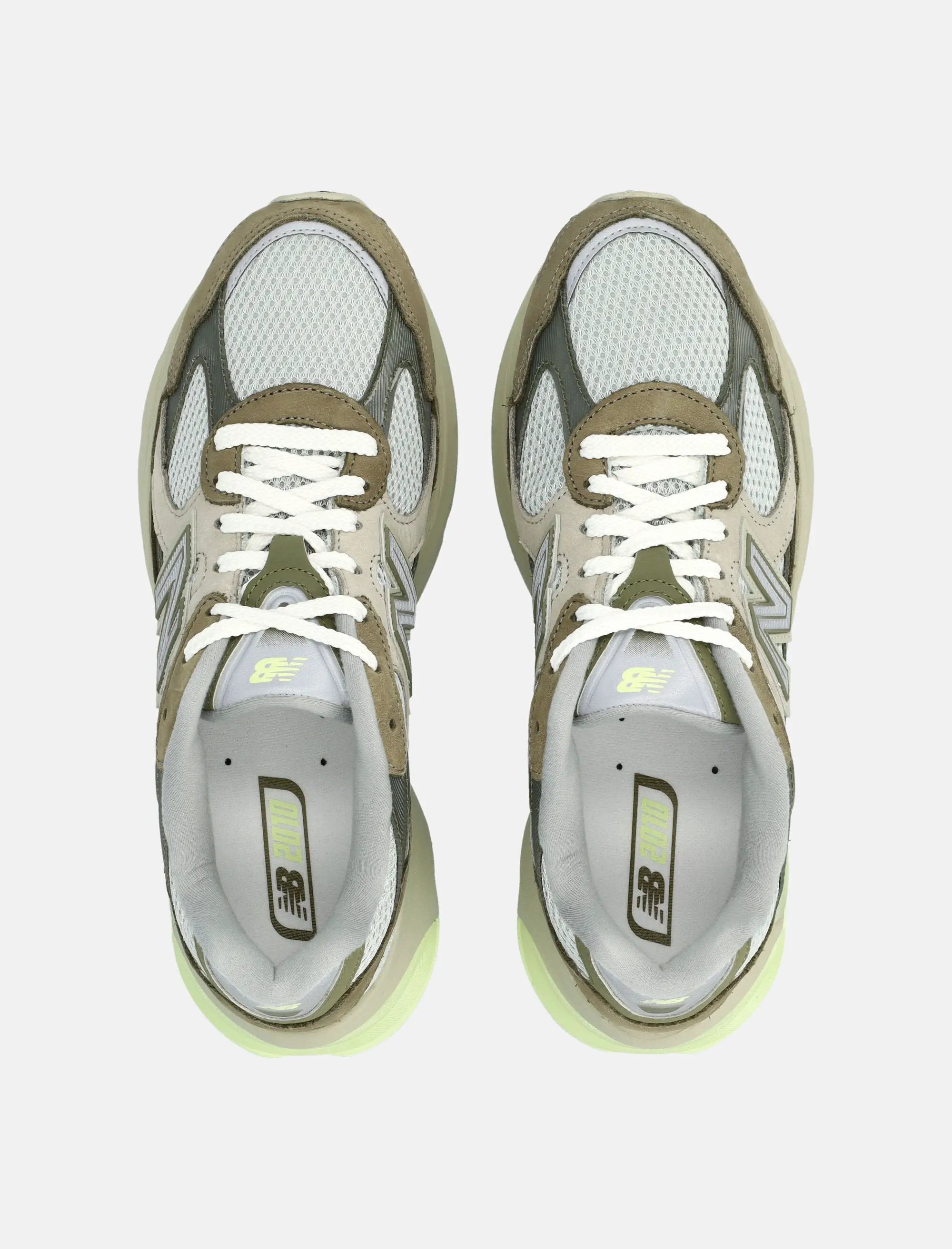 Оригінальна 2010 Abzorb Runner Sneaker New balance – вид ззаду