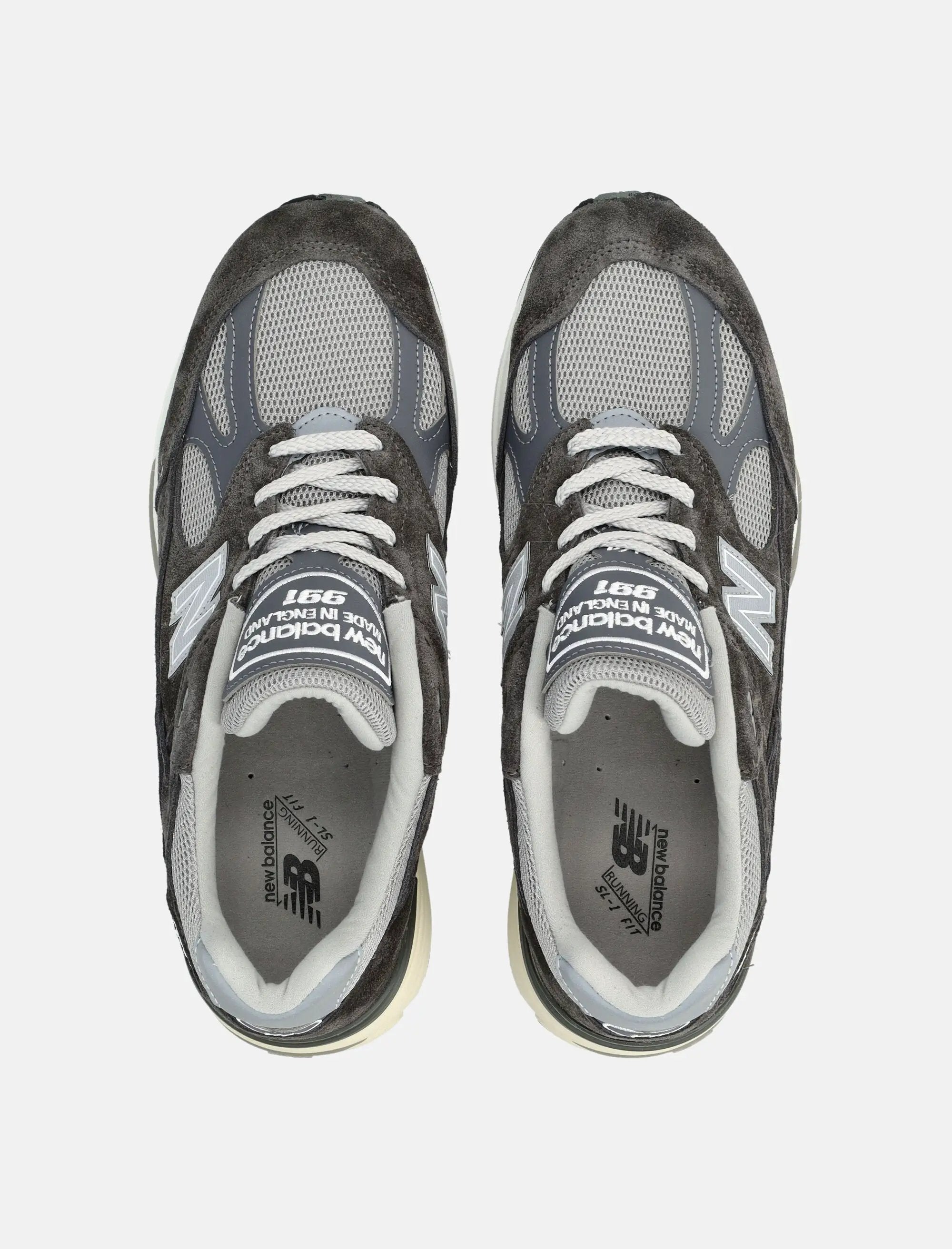 Оригінальна Made In Uk 991v2 Sneakers New balance – вид ззаду