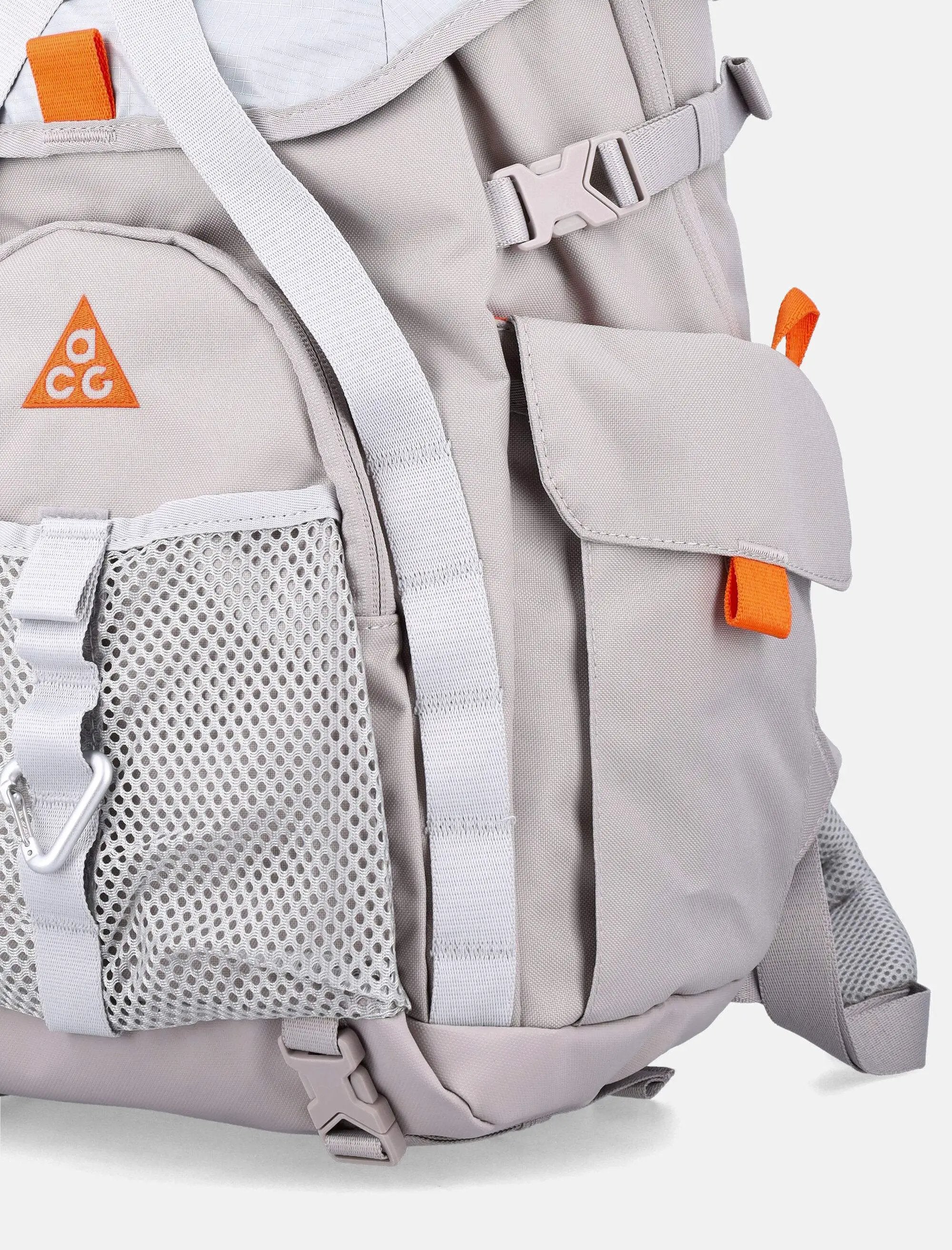 Оригінальна Daymax Technical Backpack Nike – вид ззаду