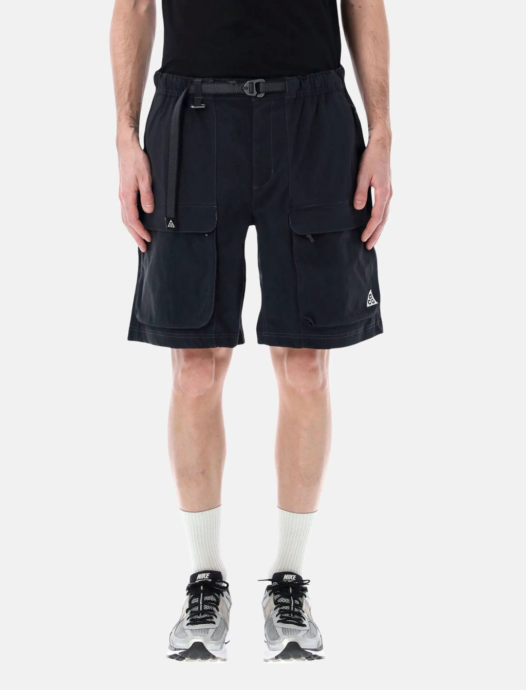 Оригінальна Cargo Shorts Nike – боковий вид