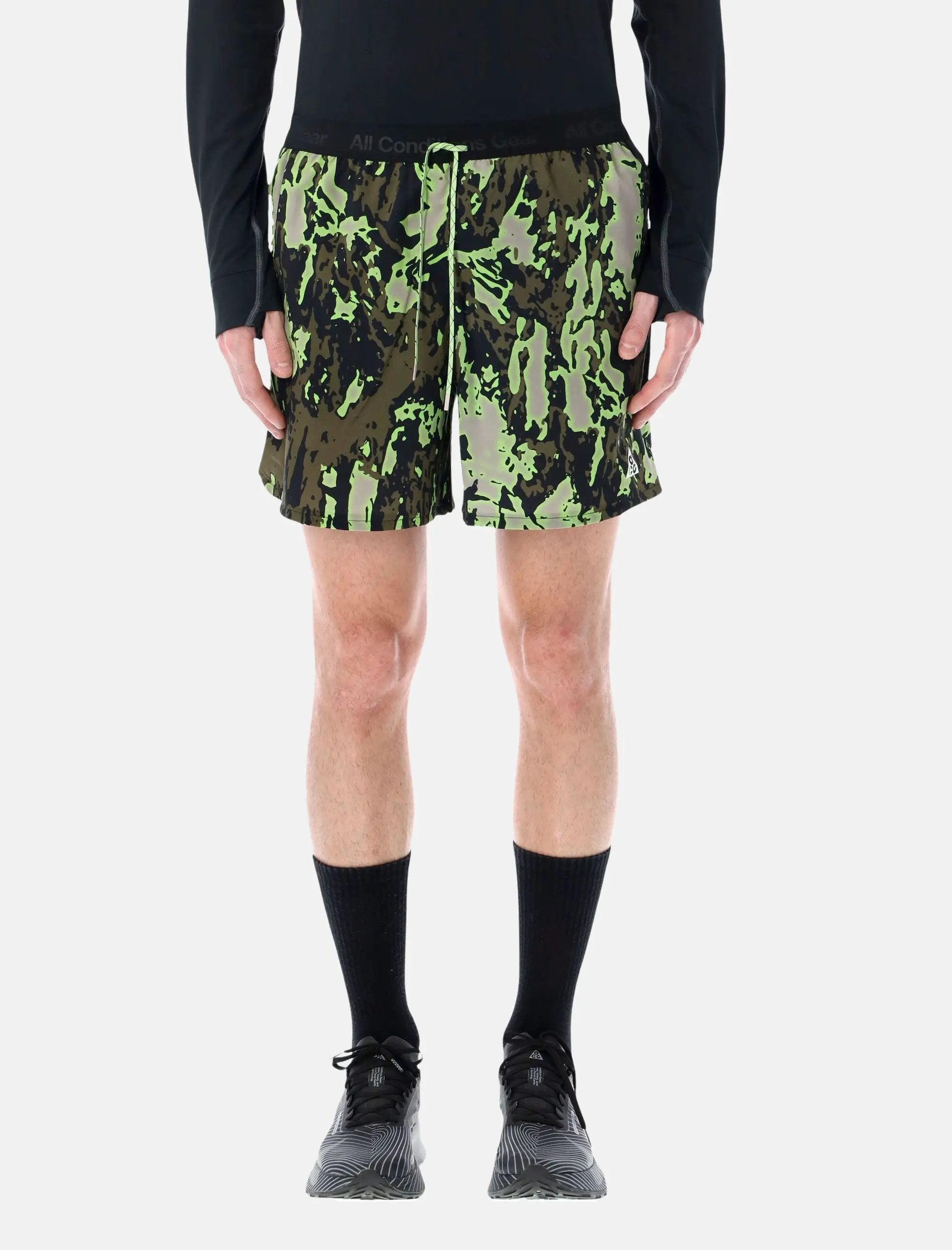 Оригінальна Dri Fit Trail Running Shorts Nike – боковий вид