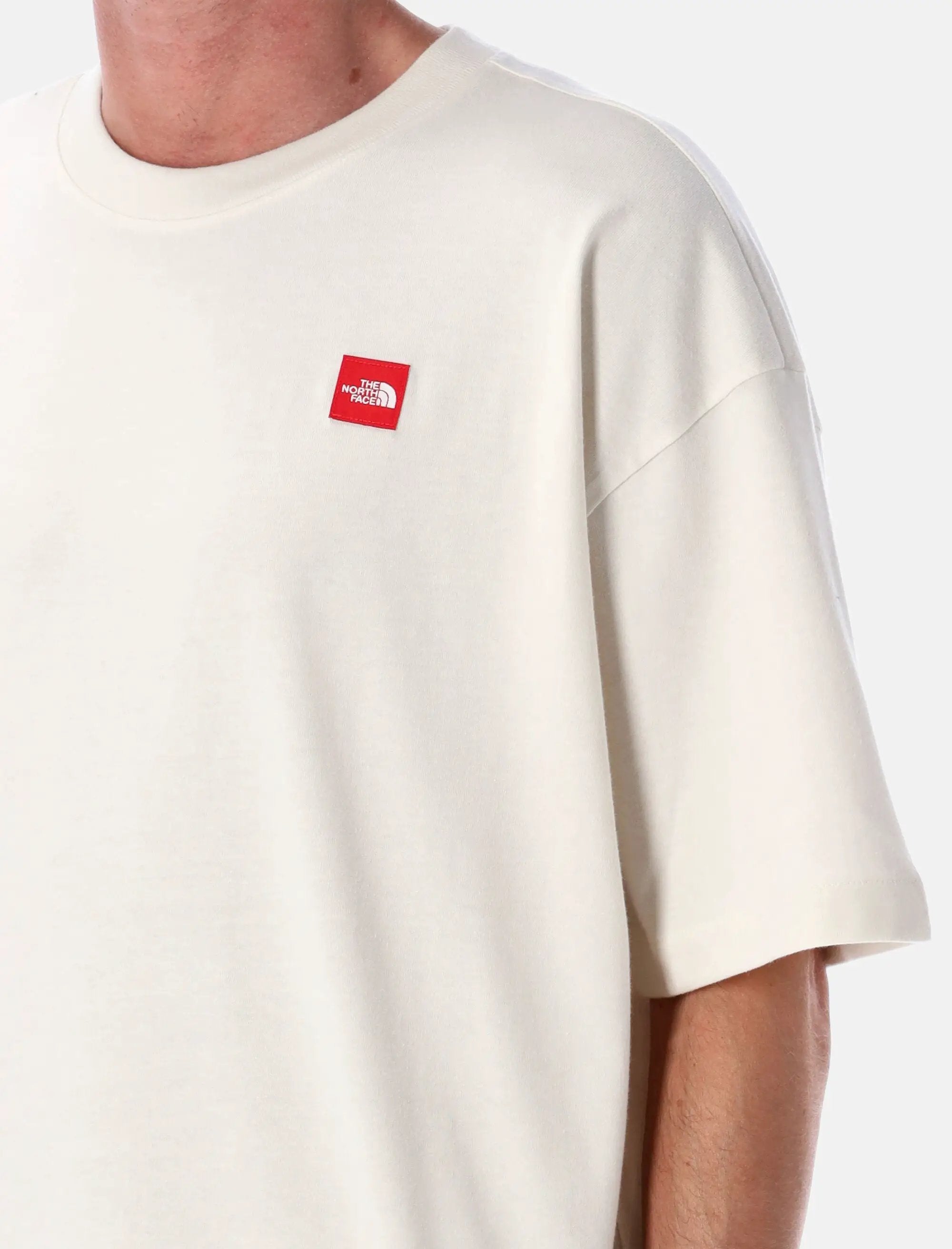 Red Box T Shirt The north face – Гарантія оригінальності – детальний вид