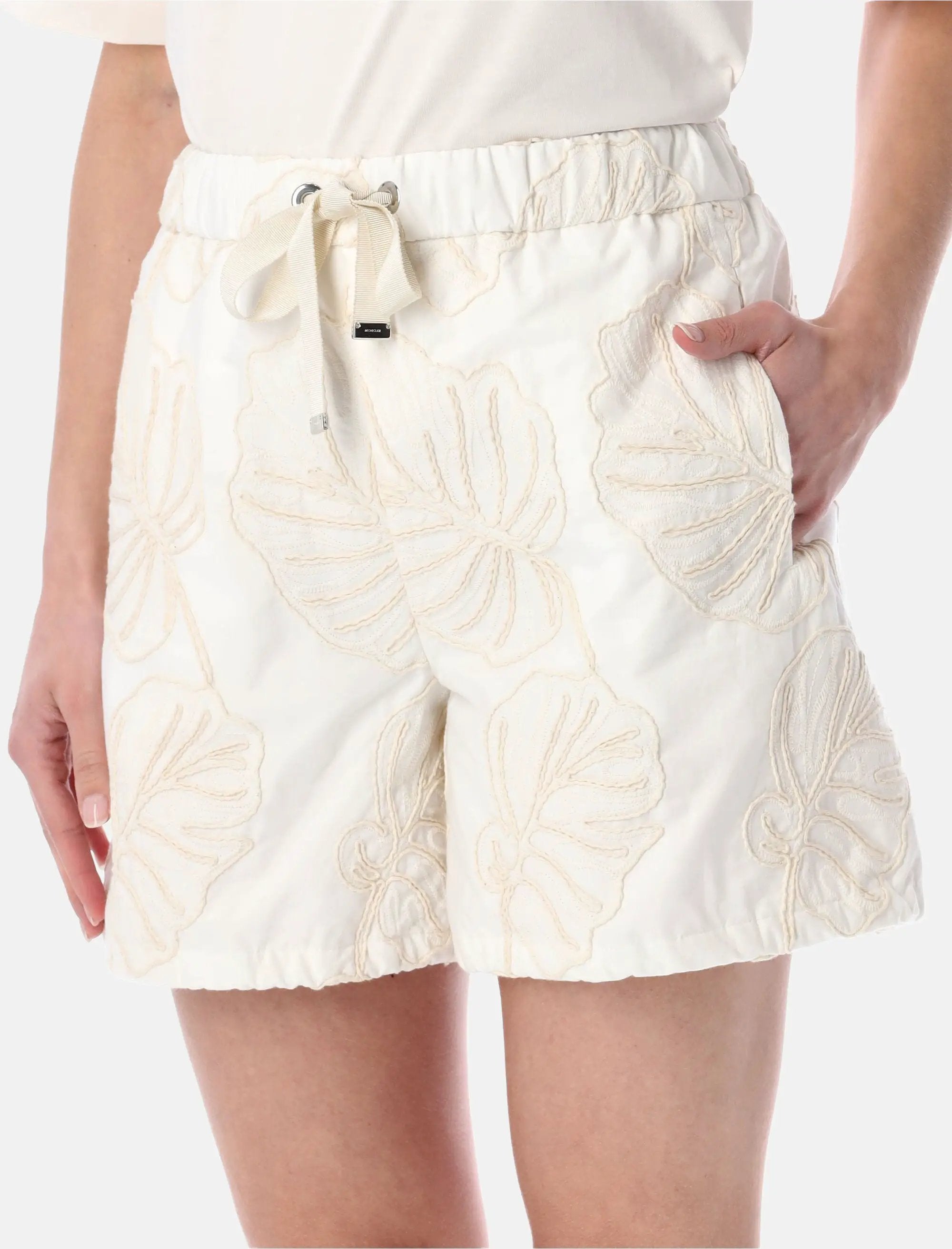 Оригінальна Embroidered Drawstring Shorts Moncler – детальний вид