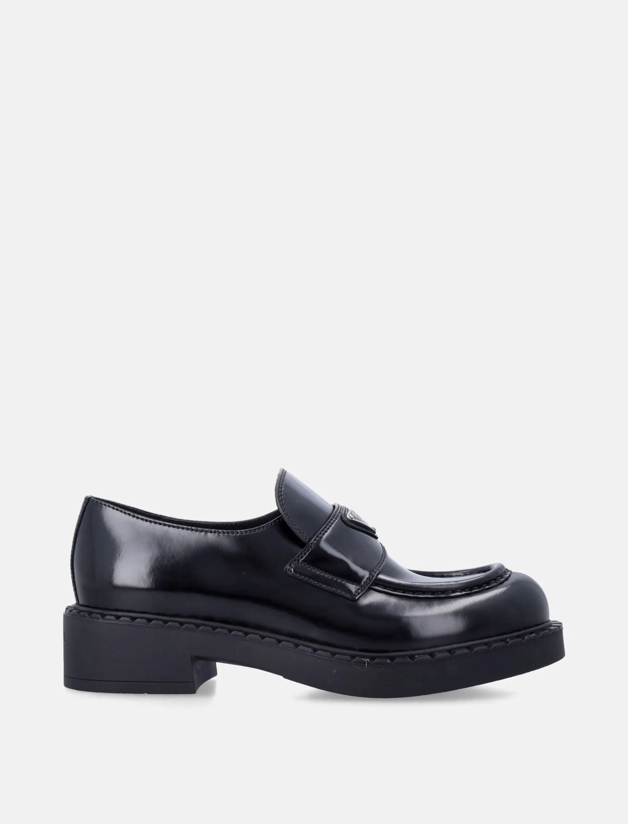 Оригінальна Chocolate Brushed Leather Loafers Prada – боковий вид