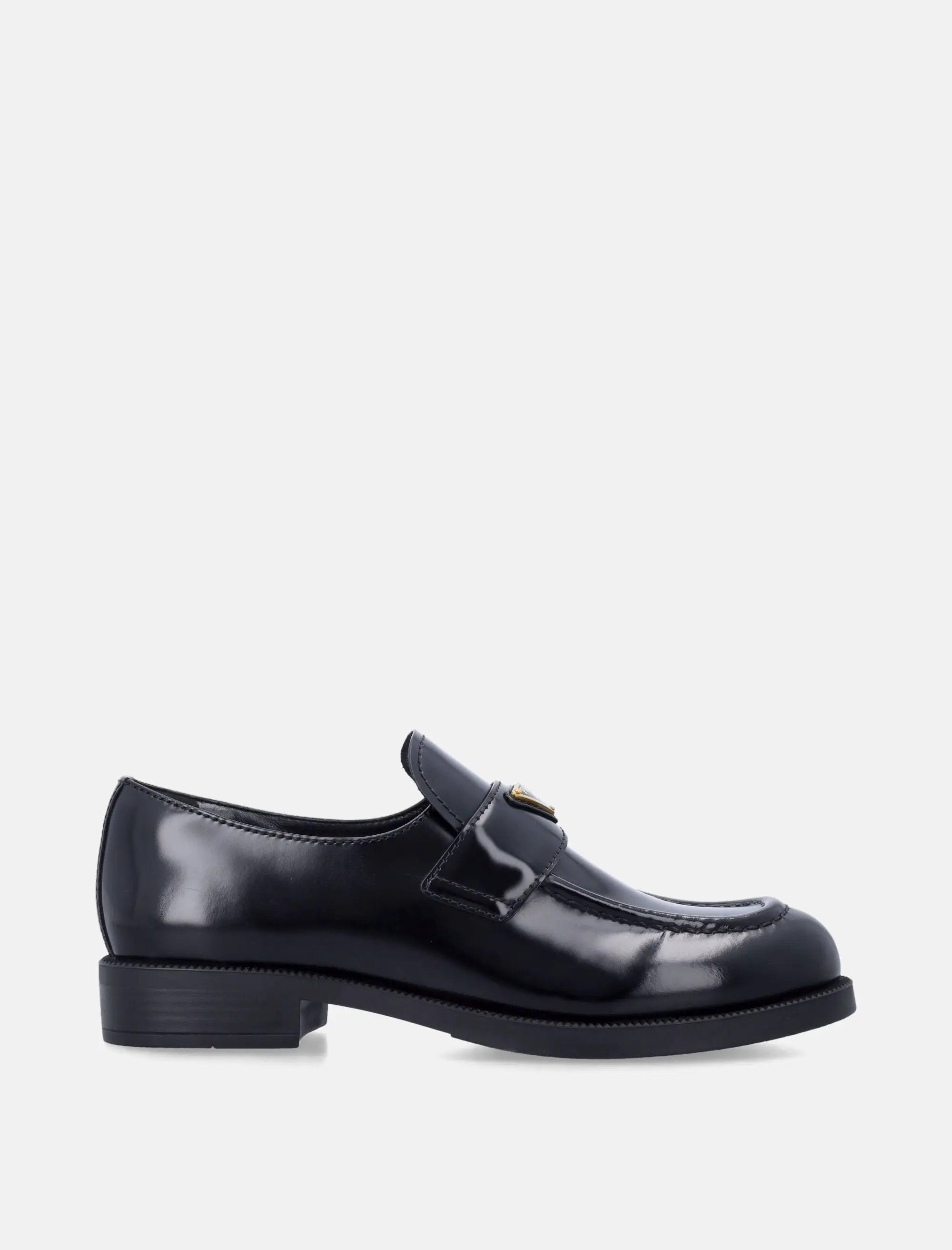 Brushed Leather Loafers With Logo Prada – Гарантія оригінальності – боковий вид