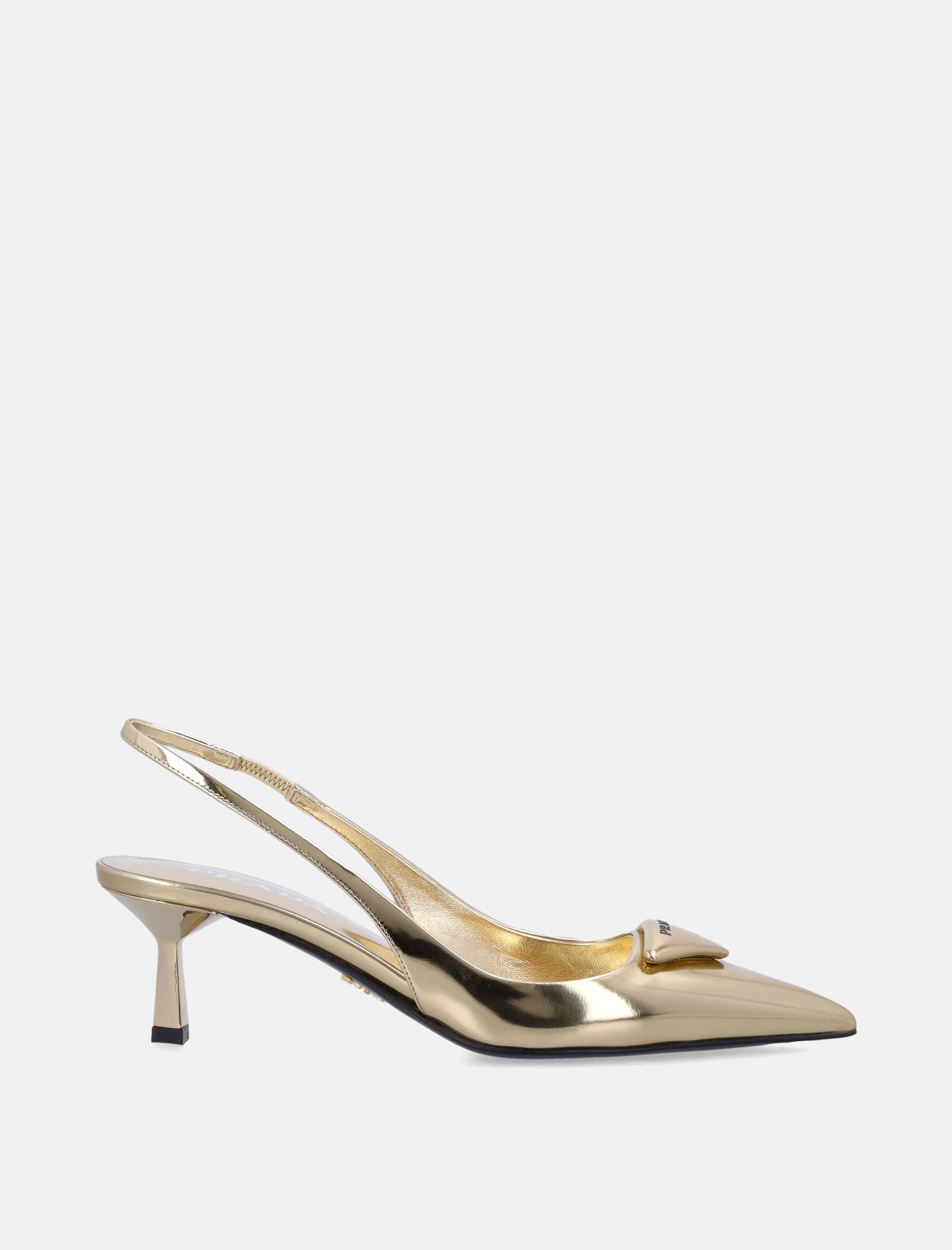 Оригінальна Platinum Patent Leather Slingback Pumps Prada – боковий вид