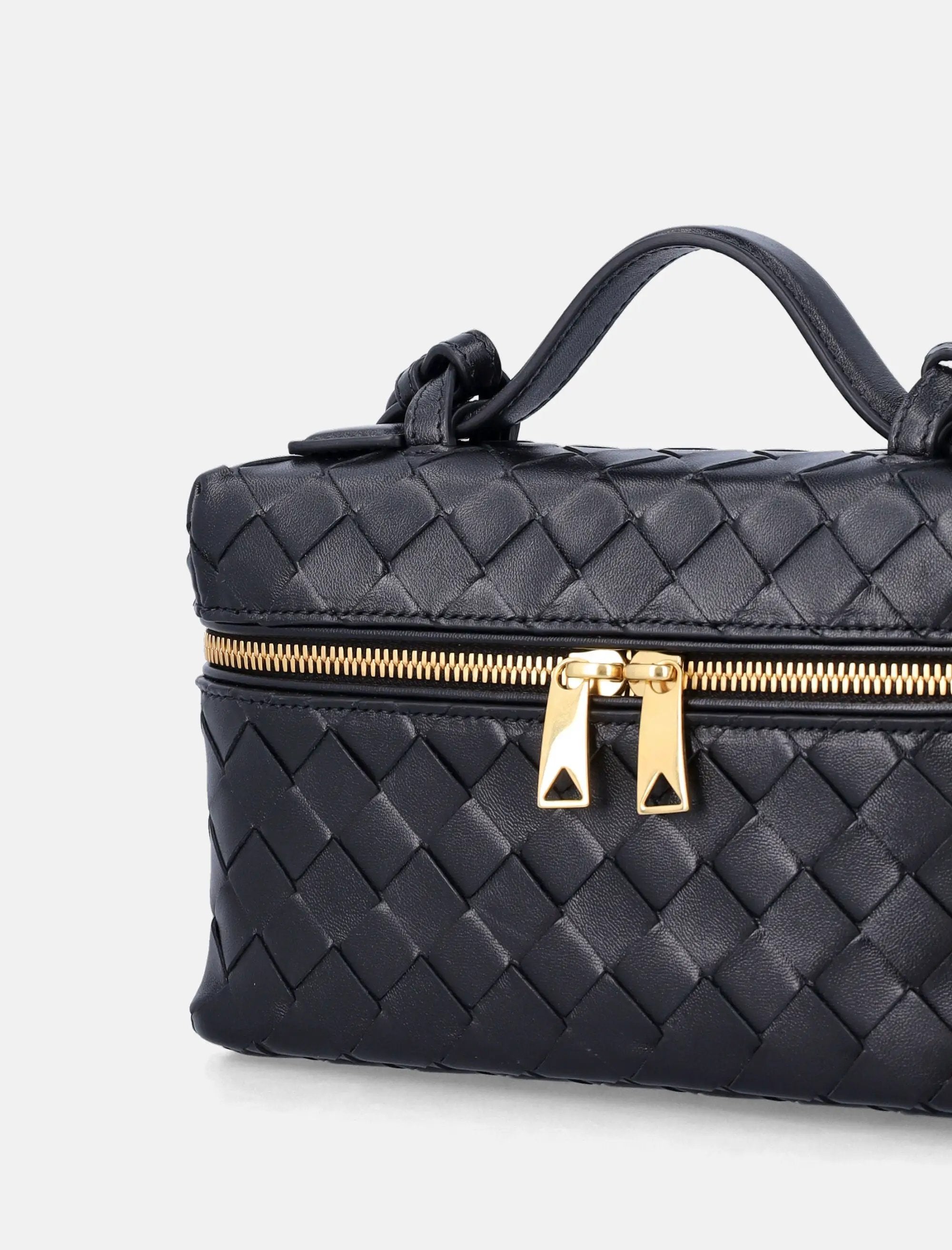Bang Bang Vanity Case In Intrecciato Leather Bottega veneta оригінал – Купити в Україні – вид ззаду