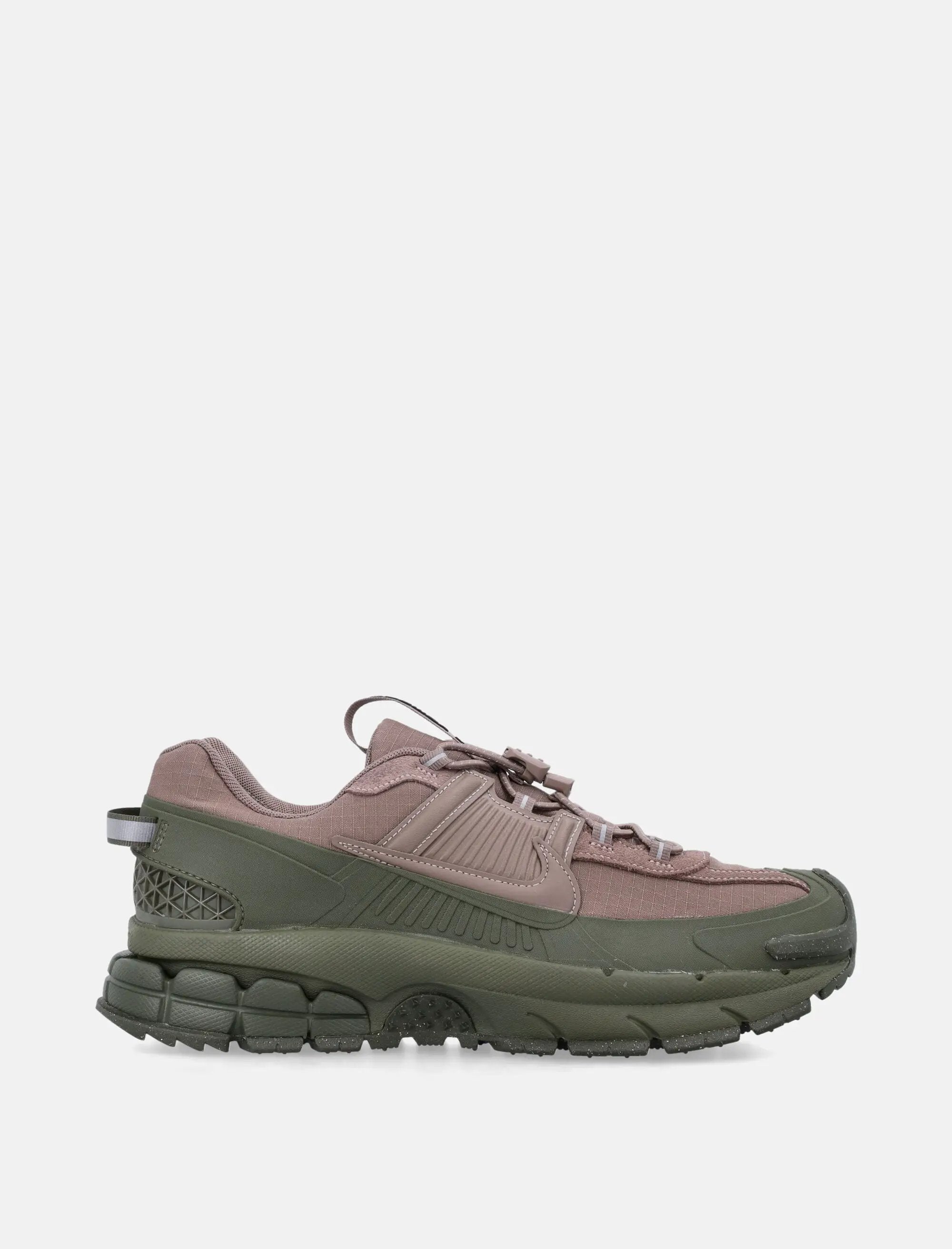 Zoom Vomero Roam Sneakers Nike – Гарантія оригінальності – боковий вид