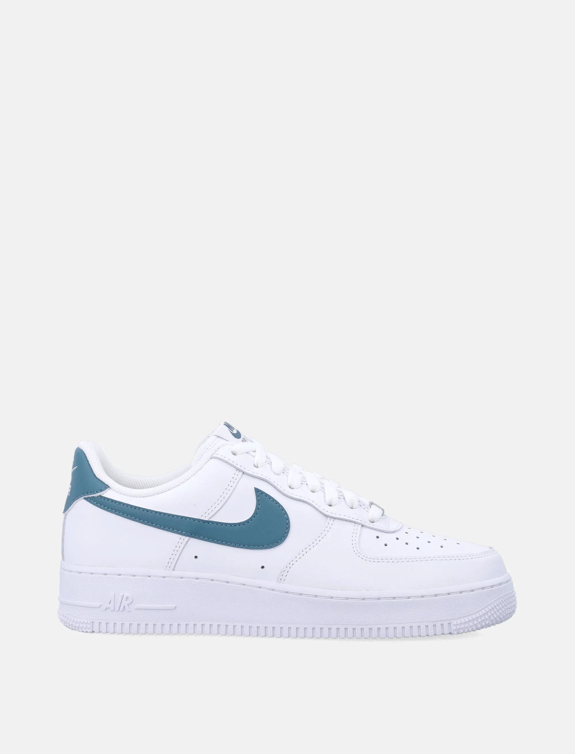 Оригінальна Air Force 1 07 Shoes Nike – боковий вид