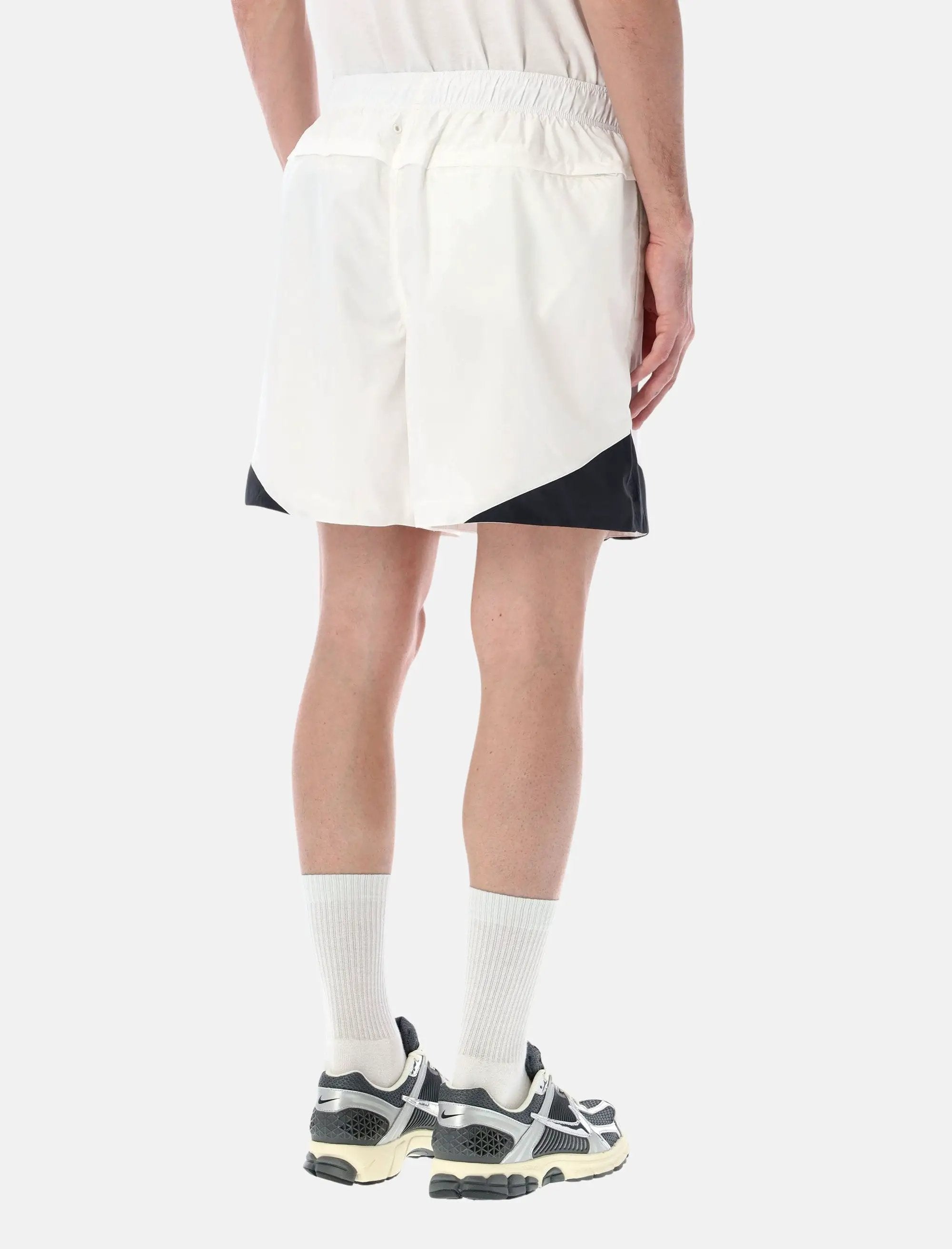 Lightweight Fabric Sport Shorts Nike – Гарантія оригінальності – вид ззаду
