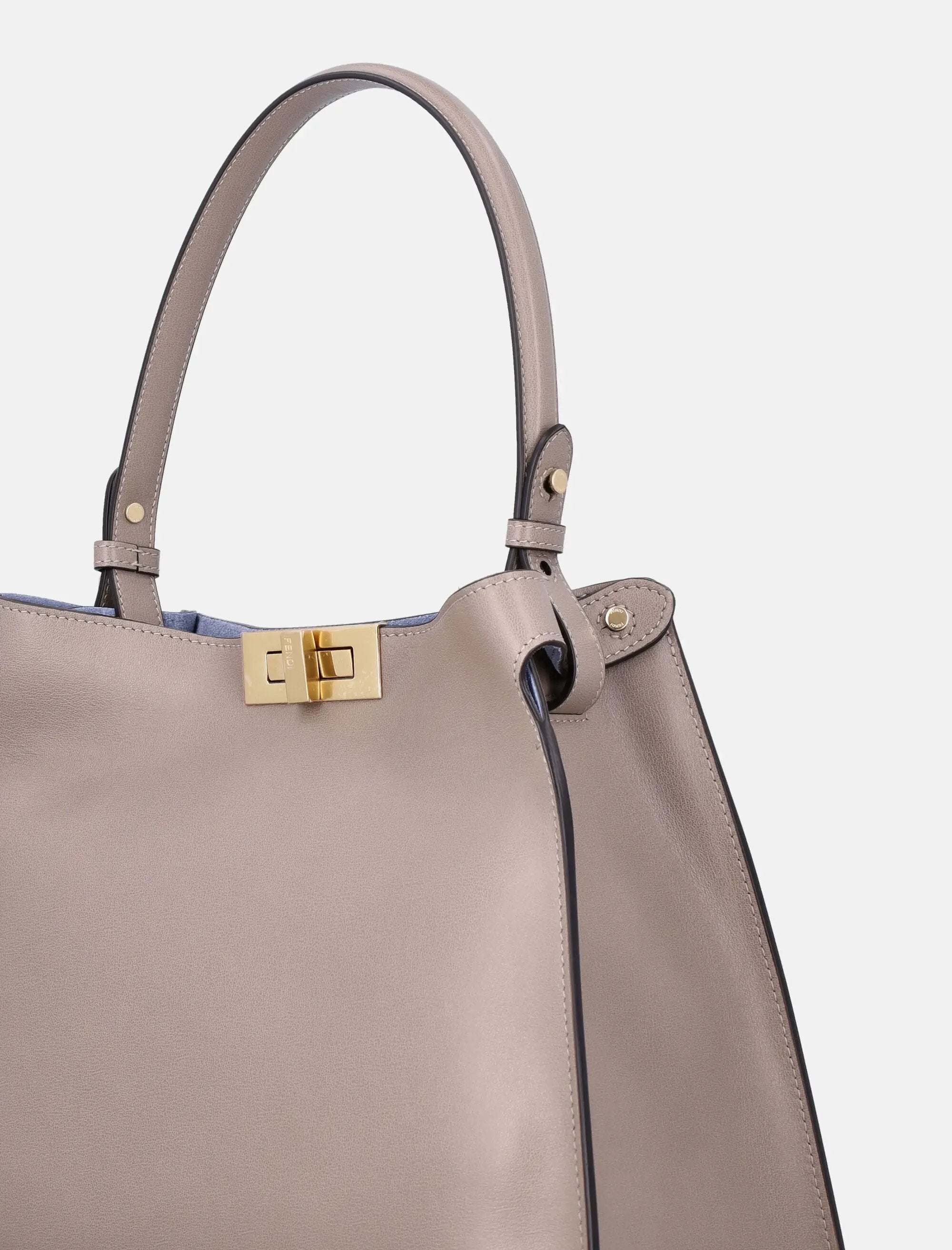 Оригінальна Way Medium Calfskin Bag Fendi – вид ззаду