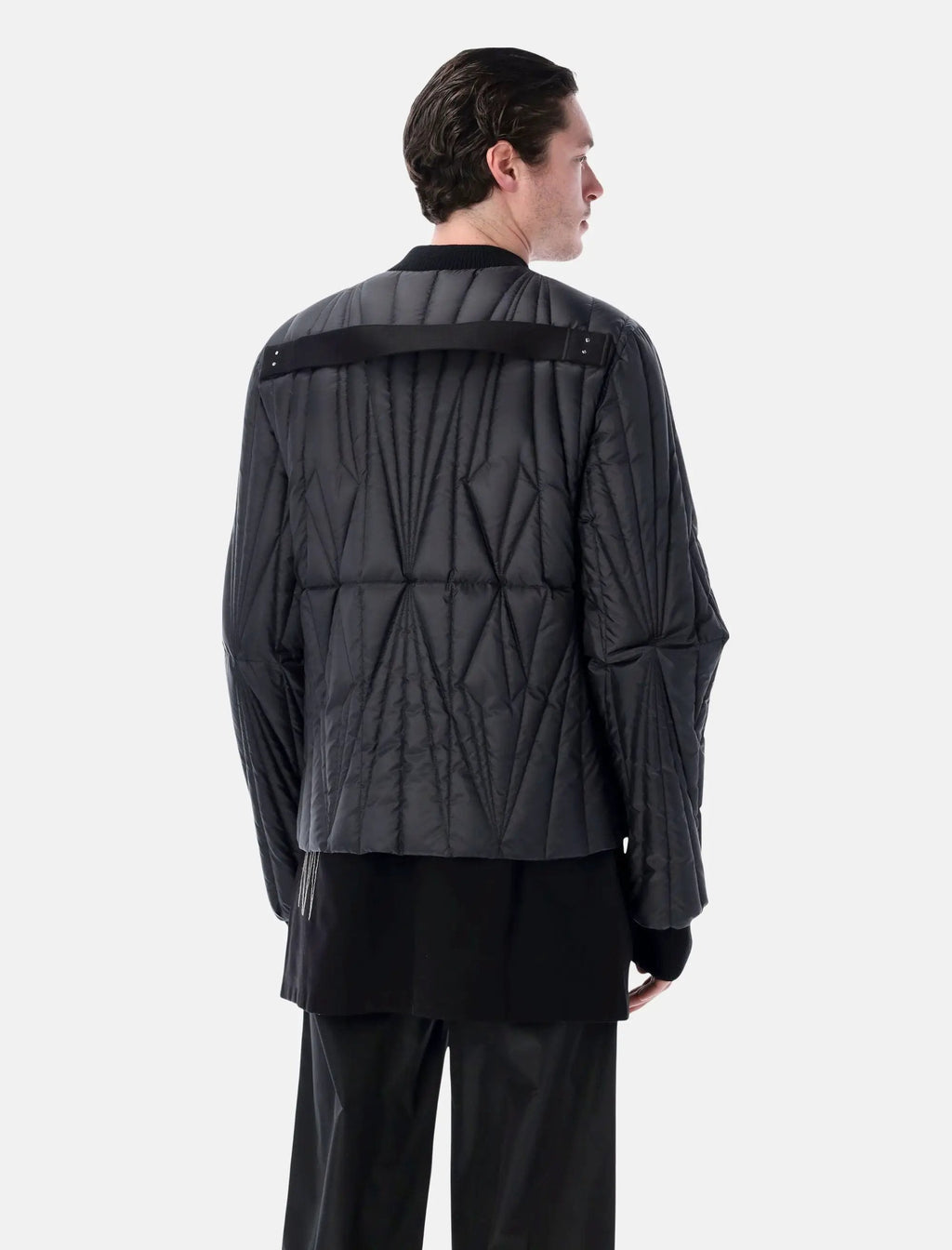 Moncler Outerwear оригінал | Швидка доставка Україна – вид ззаду