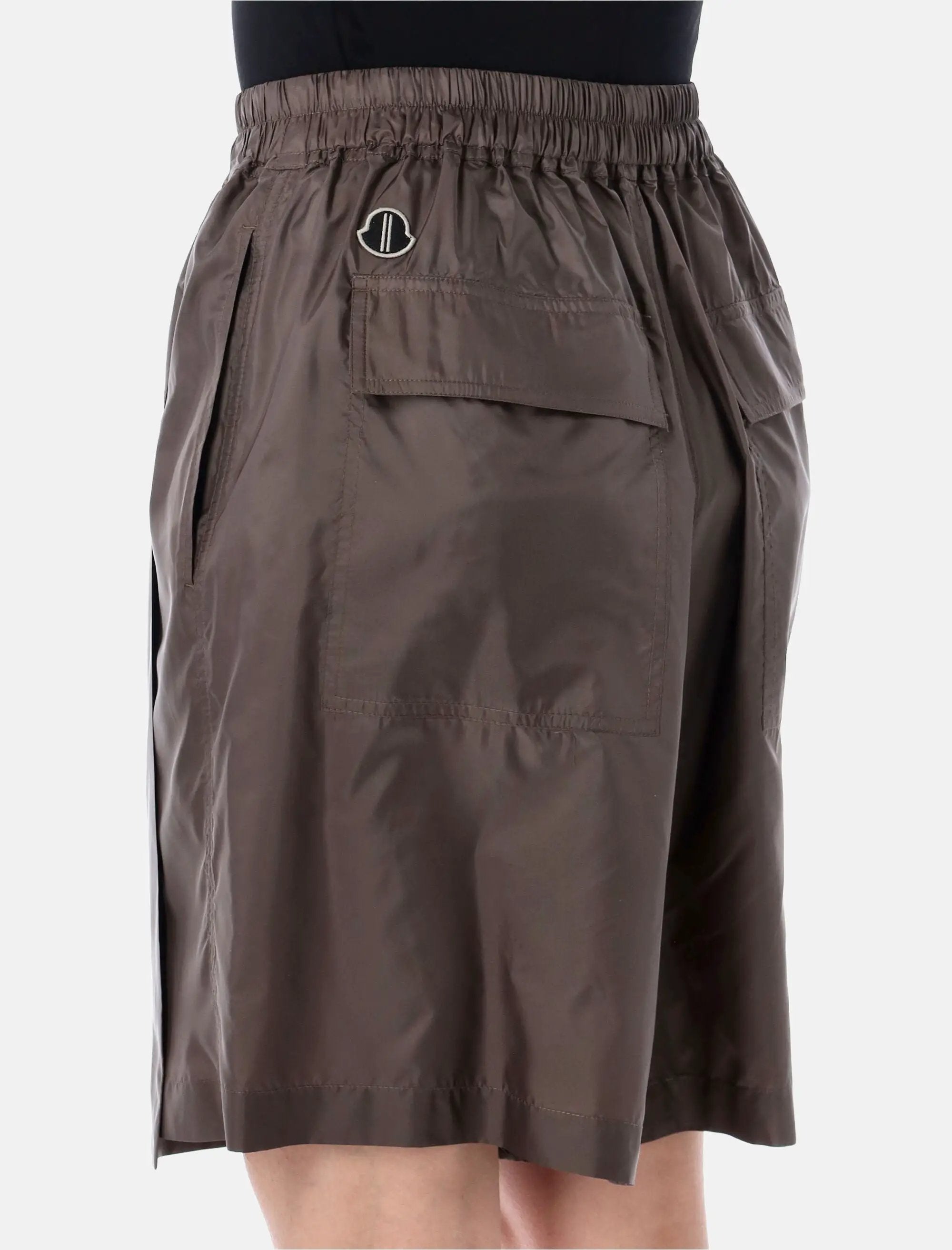 Оригінальна Kilt Shorts Drawstring Taupe Moncler – детальний вид