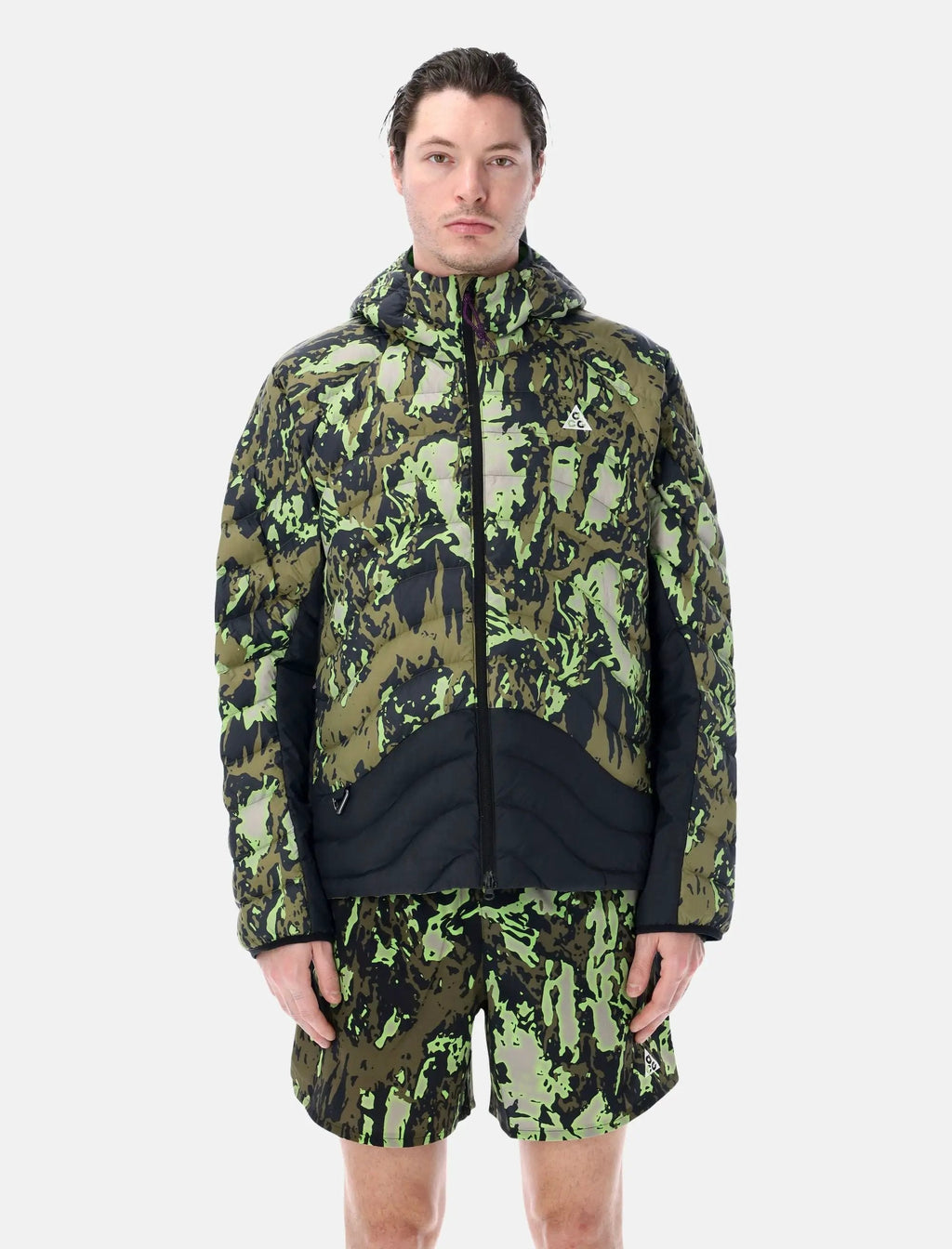 Оригінальна Lava Flow Therma Fit Jacket Nike – боковий вид