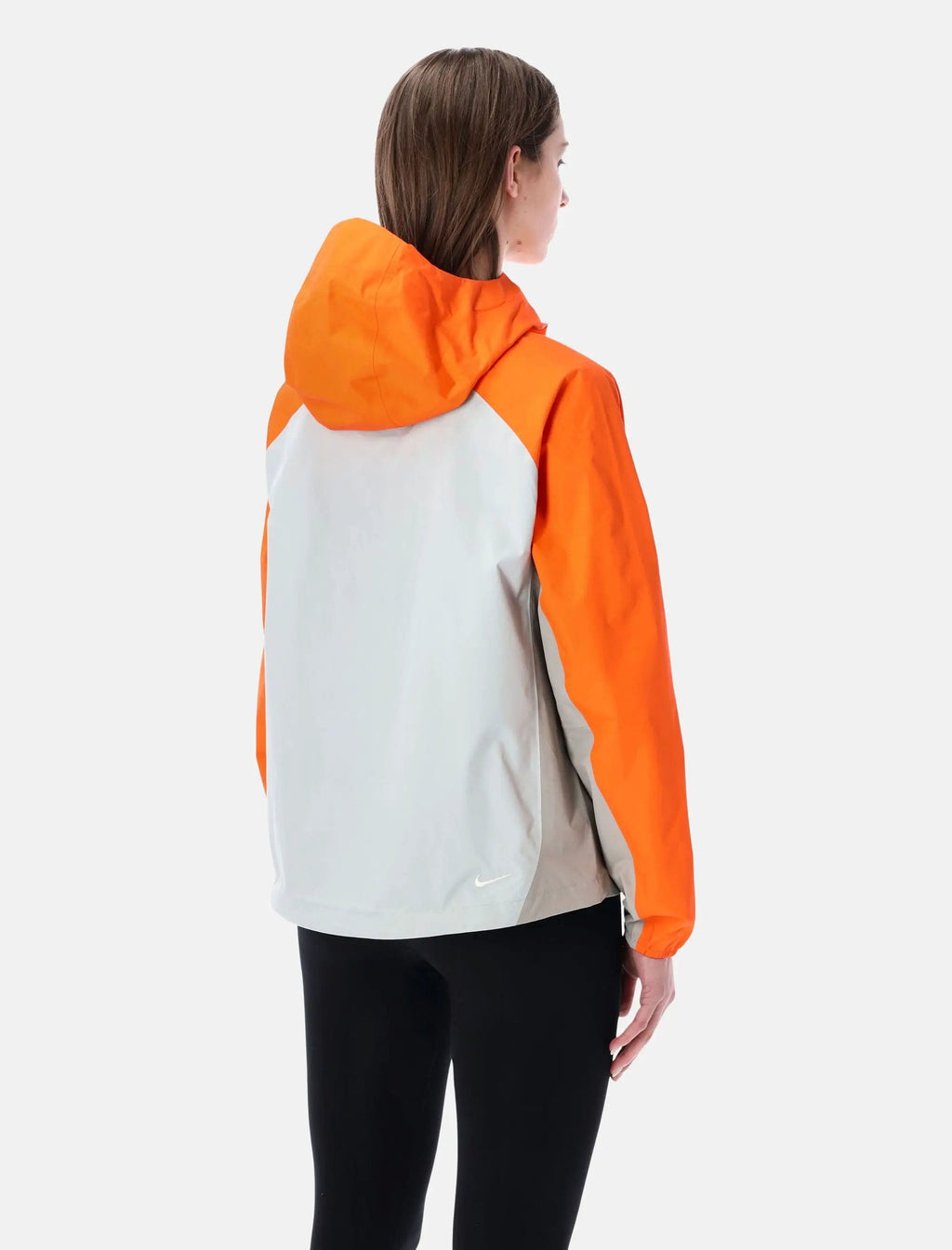 Nike Outerwear оригінал | Швидка доставка Україна – вид ззаду