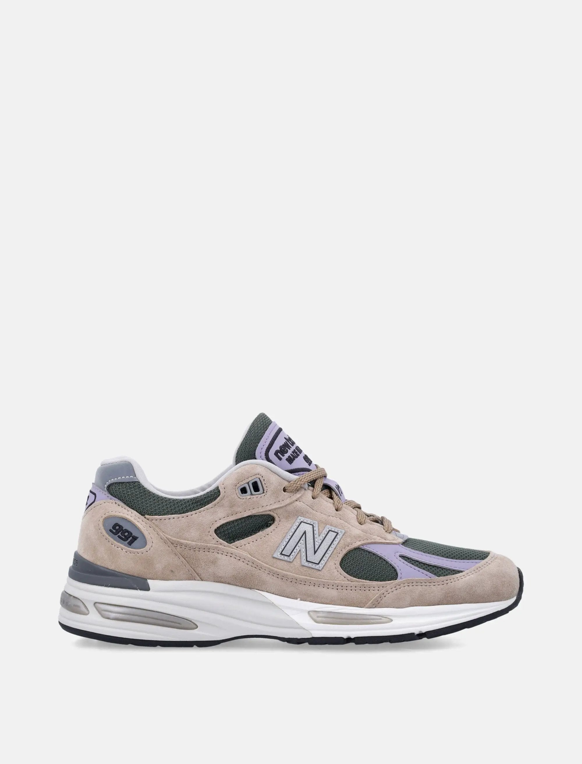 Оригінальна 991v2 Uk Sneakers New balance – боковий вид