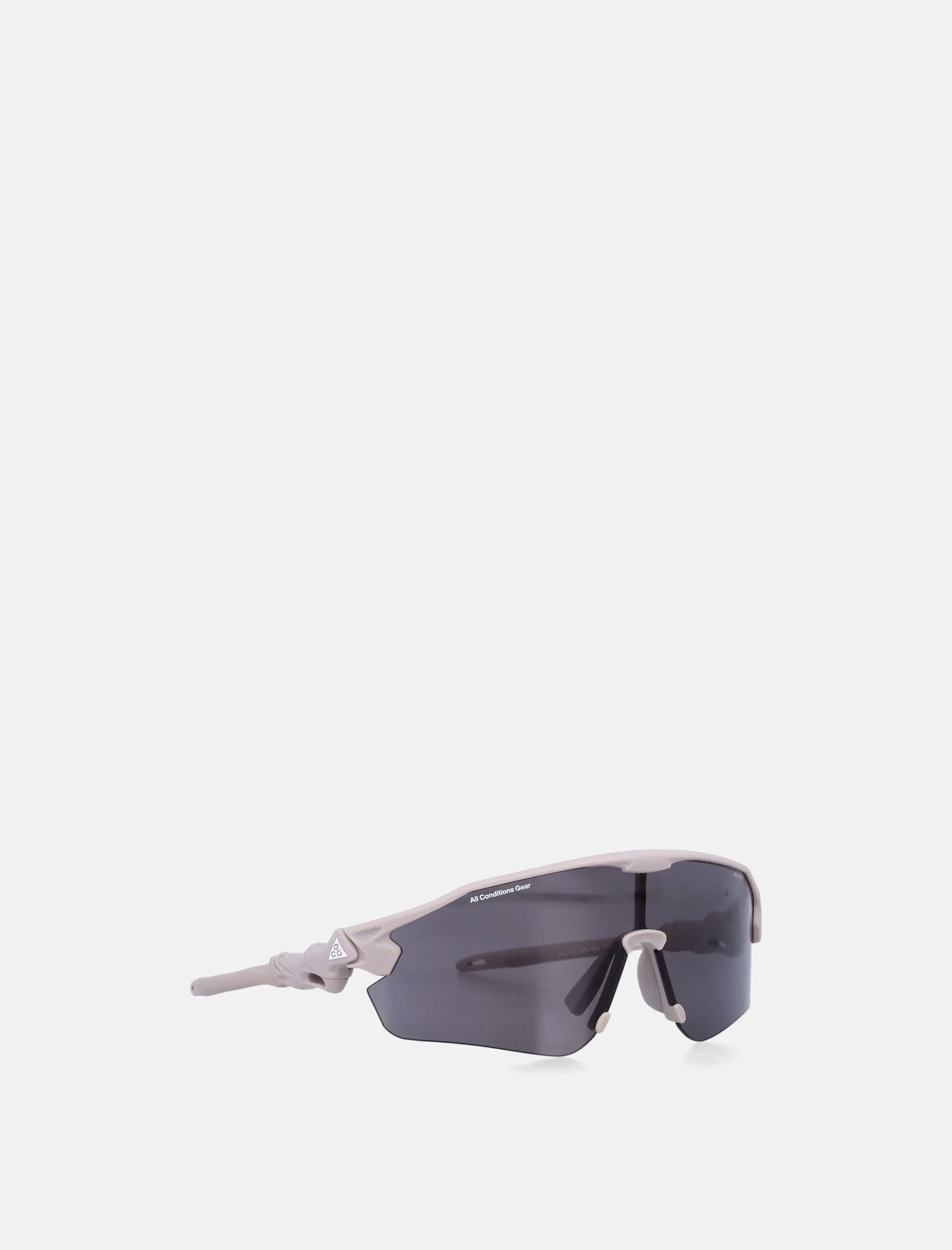 Оригінальна Vista Peak Sunglasses Nike – детальний вид