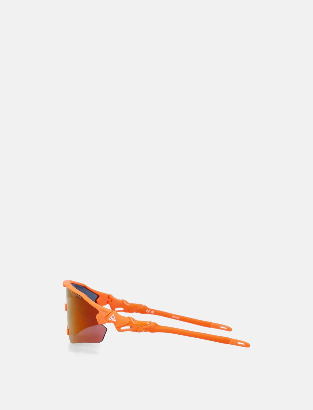 Оригінальна Vista Peak Sunglasses Nike – вид ззаду