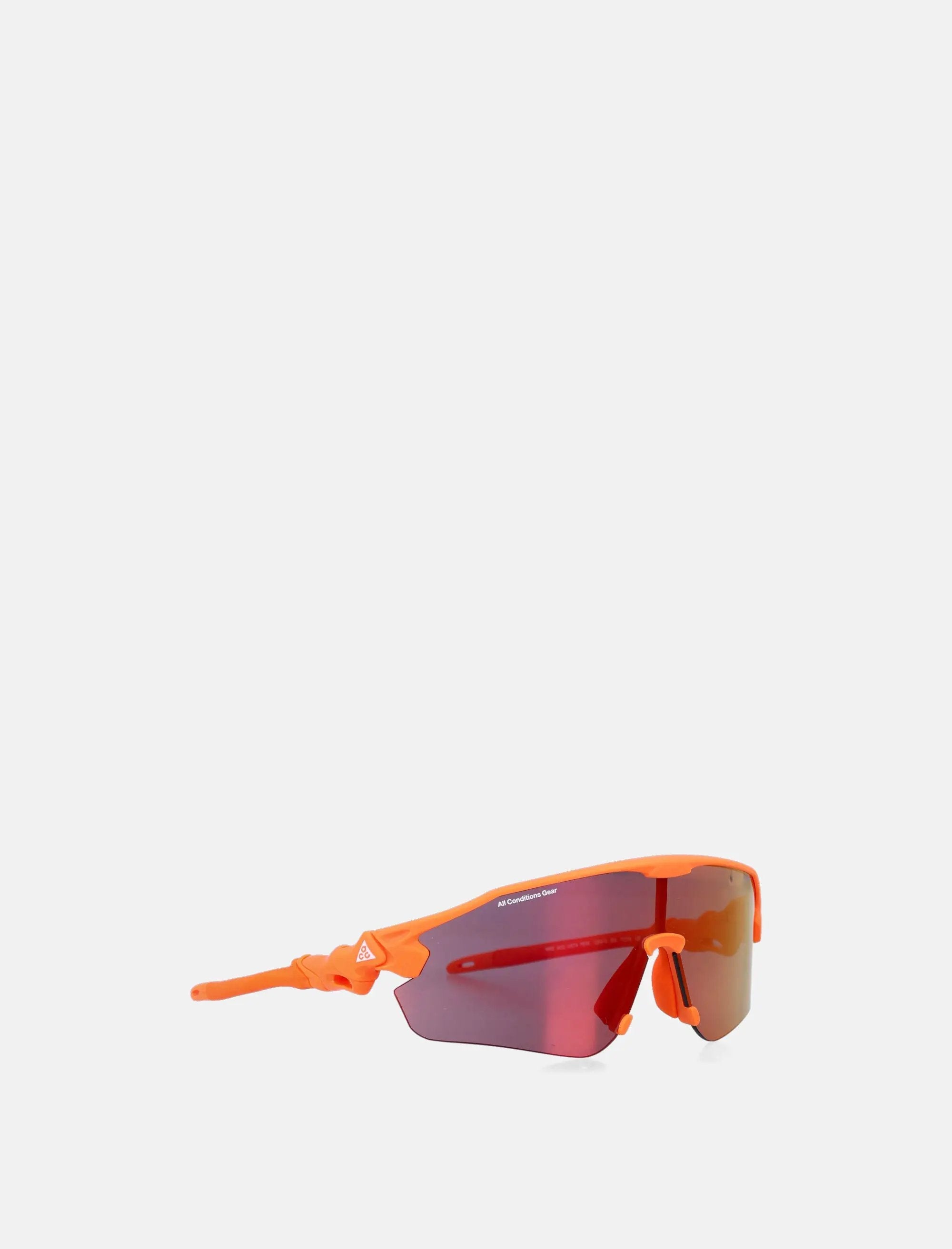 Оригінальна Vista Peak Sunglasses Nike – детальний вид