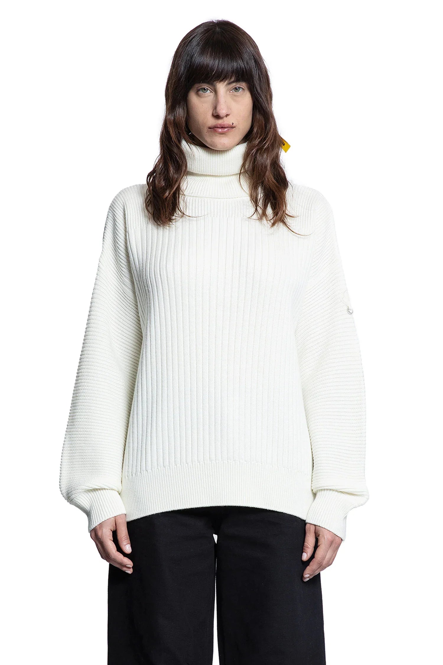Willow Smith Collaboration Turtleneck Sweater Moncler – Гарантія оригінальності – боковий вид