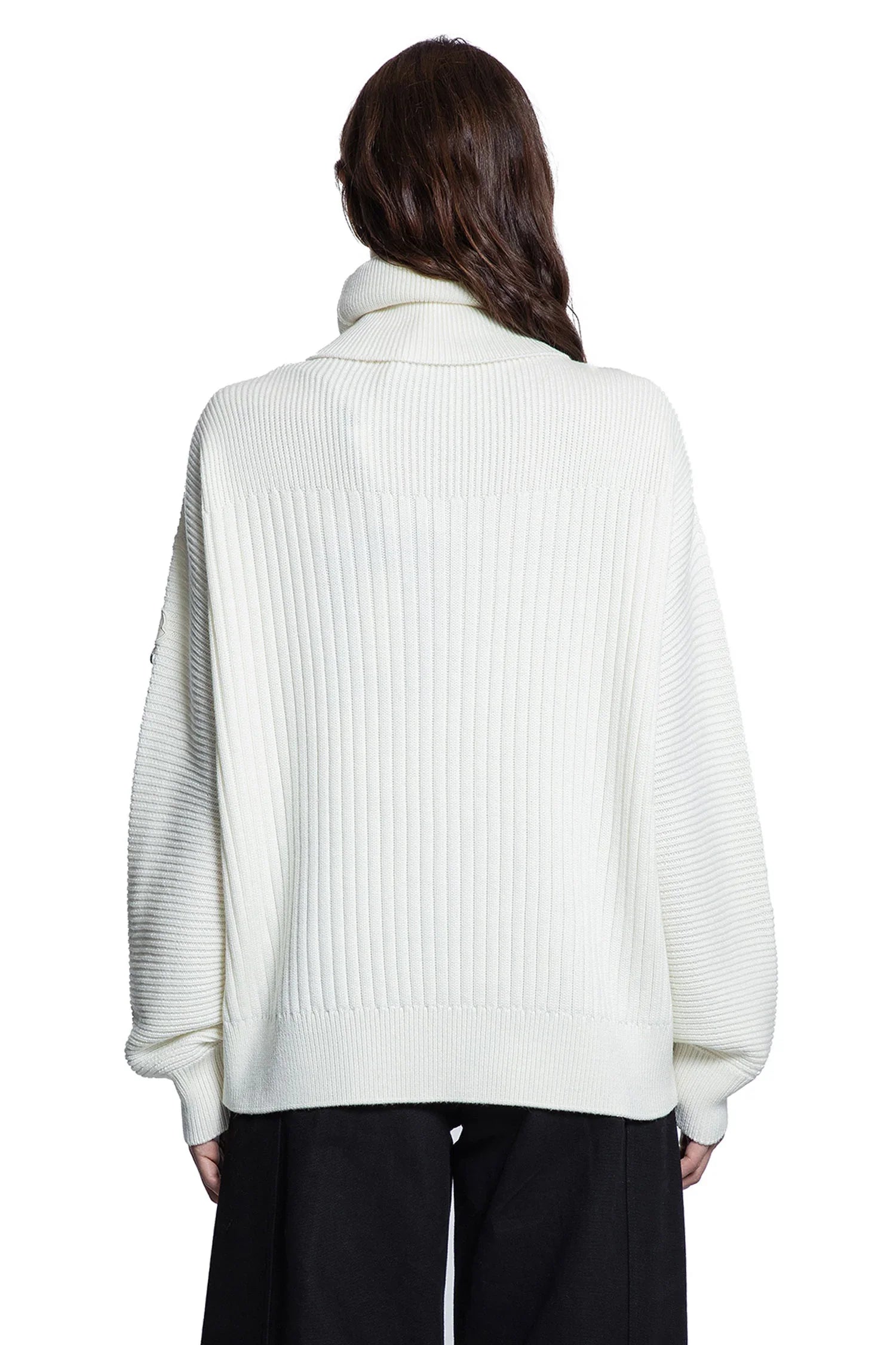 Willow Smith Collaboration Turtleneck Sweater Moncler – Гарантія оригінальності – детальний вид