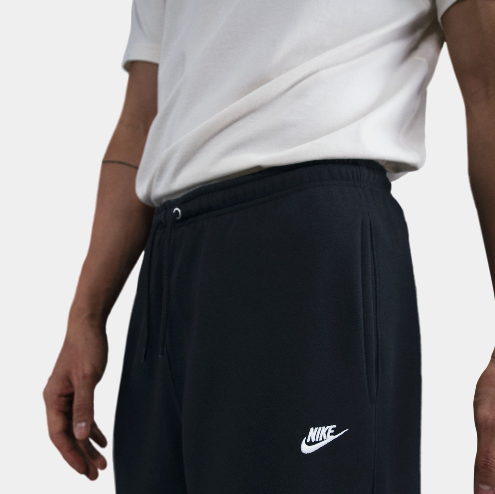 Оригінальна Club Fleece Premium Open-Hem Mens Sweatpants Nike – вид ззаду