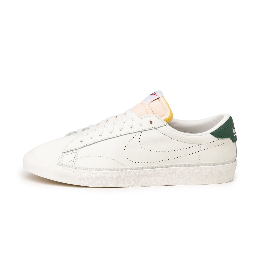 Tennis Classic Ac Nike оригінал – Купити в Україні – боковий вид