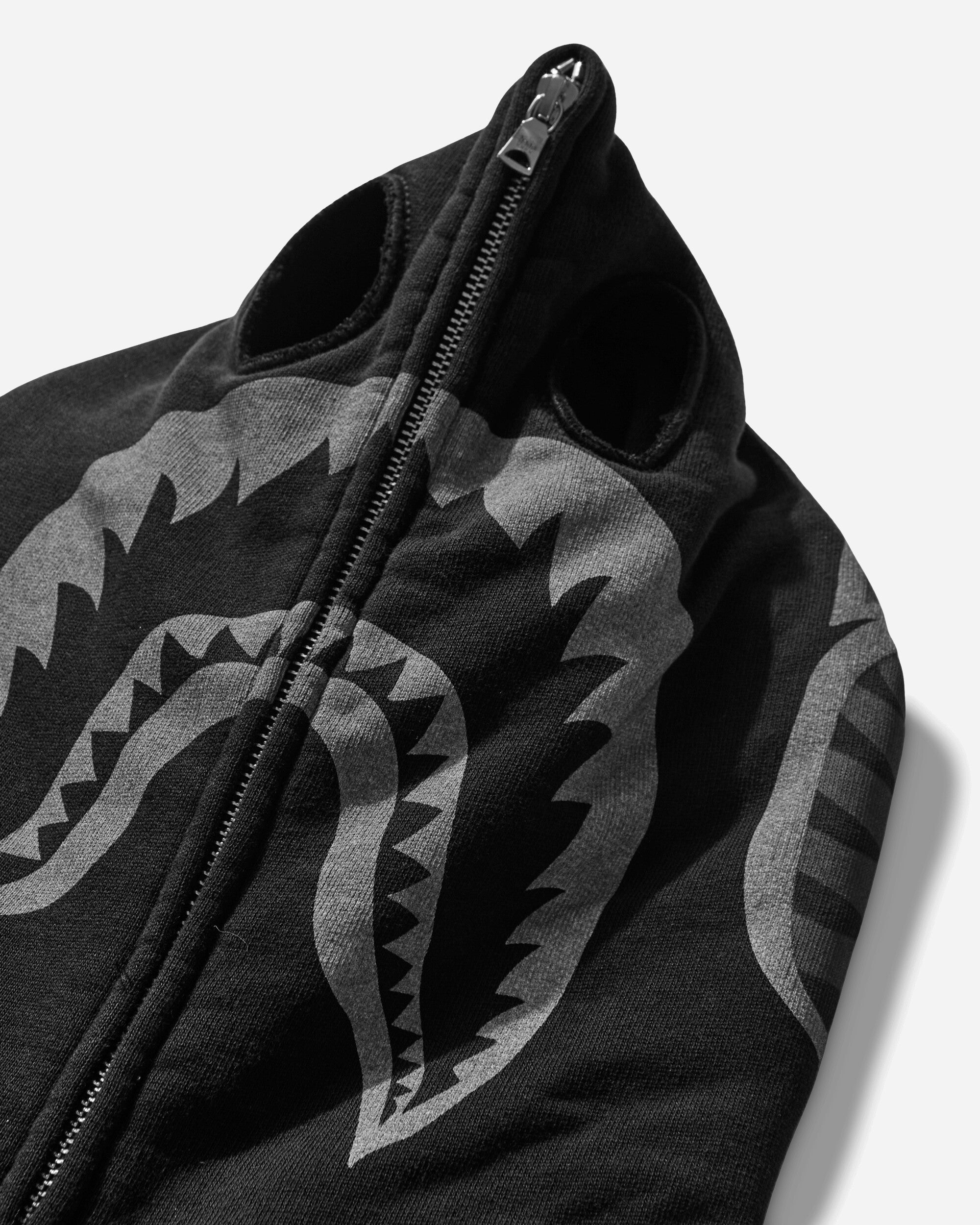 Mens Skeleton Shark Heavy Washed Cropped Fit Full Zip Hoodie Black A bathing ape – Гарантія оригінальності – збільшений вид - A BATHING APE