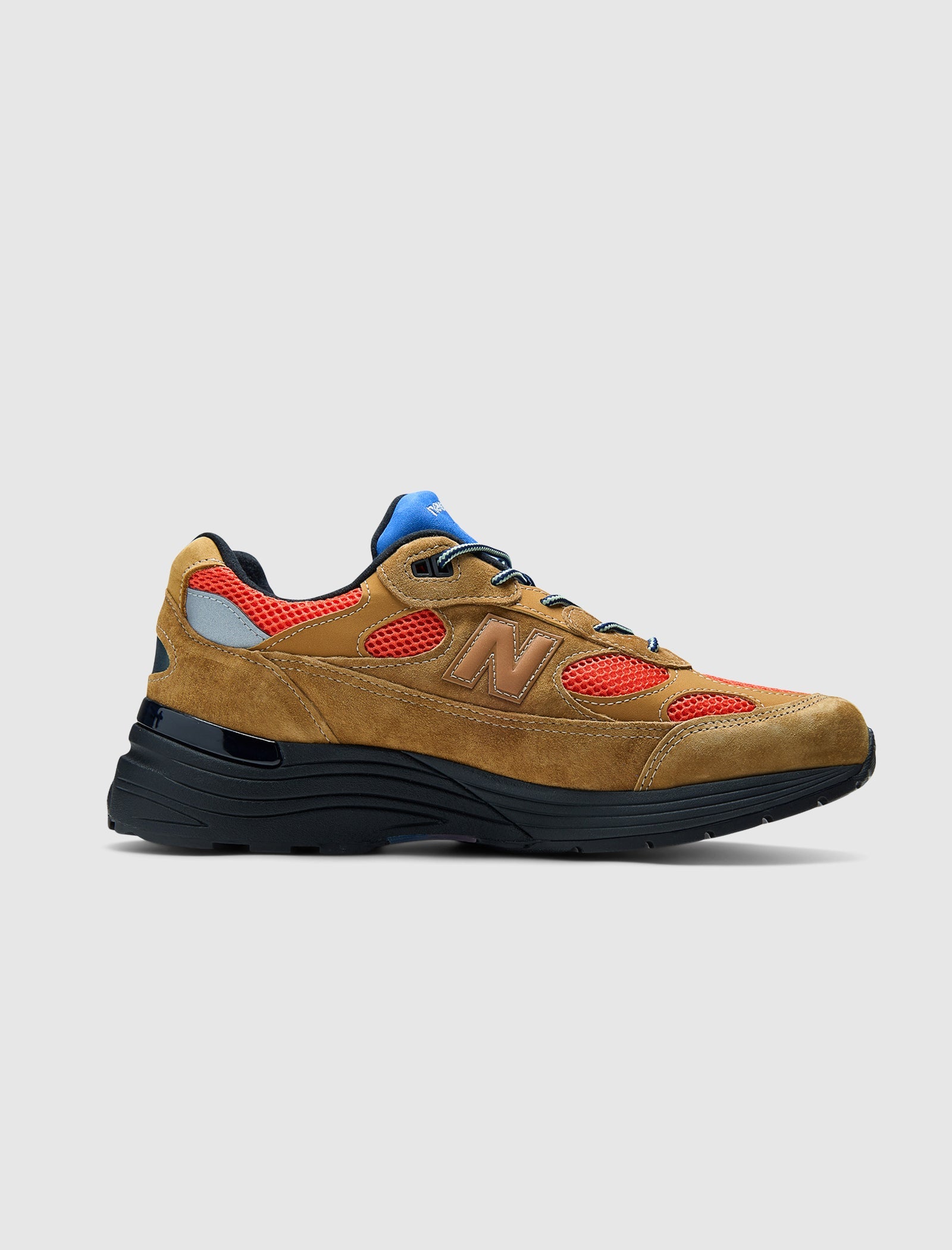 Оригінальна Action Bronson X Made In Usa 992 Golden Brown New balance – боковий вид