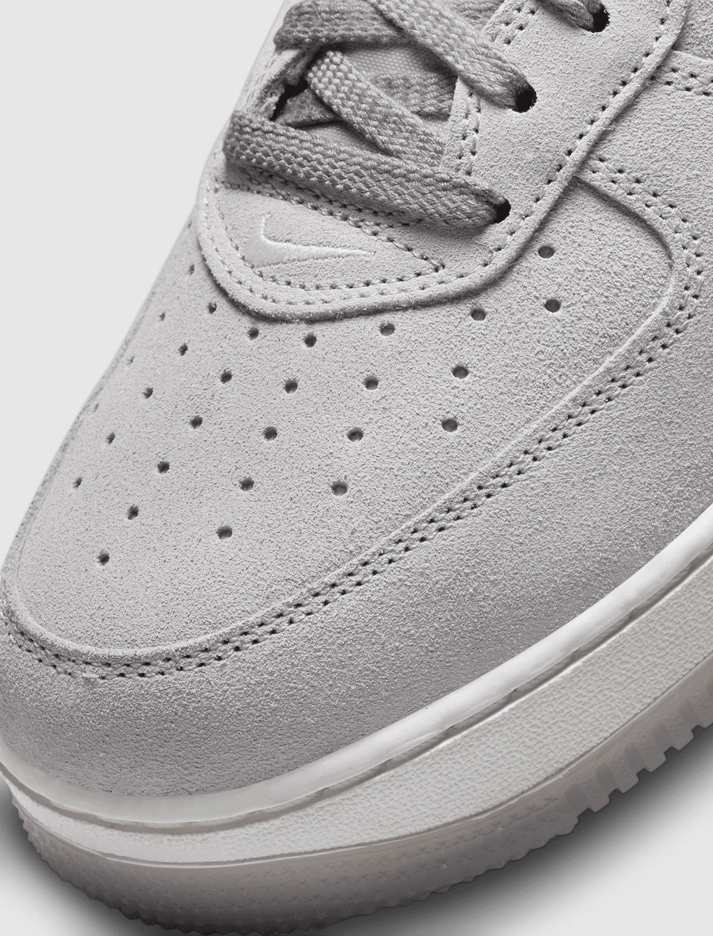 Air Force 1 Low Retro Color Of The Month Light Smoke Grey Nike оригінал – Купити в Україні – вид ззаду