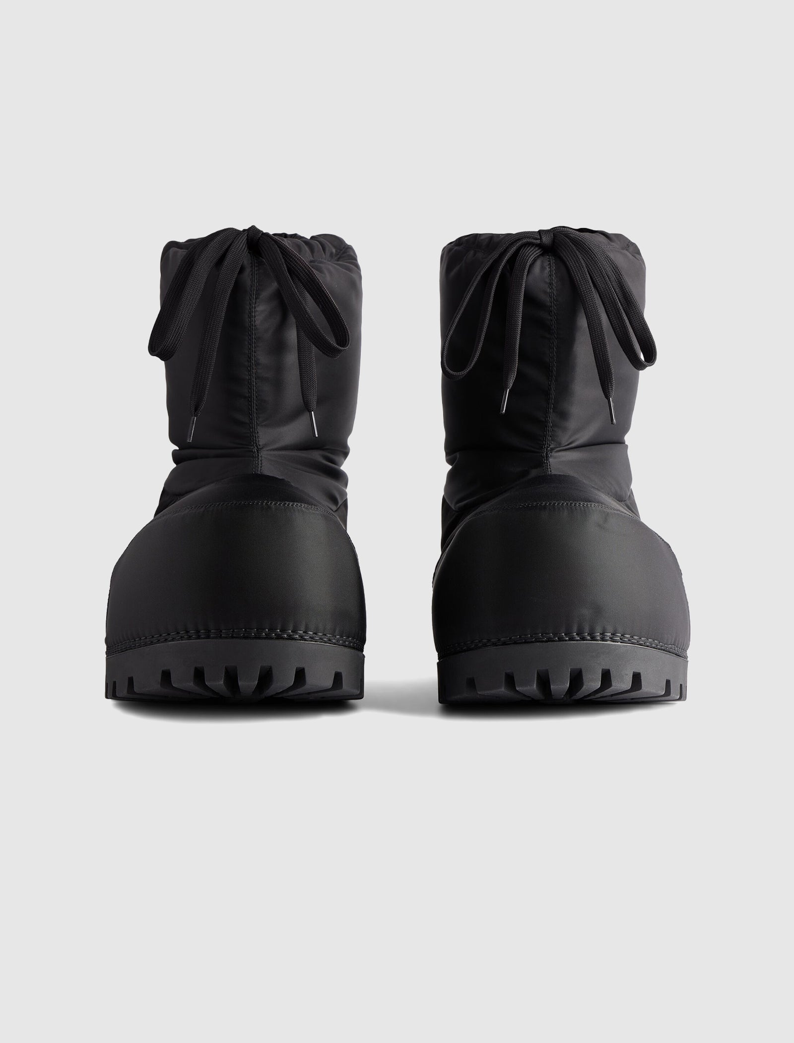 Оригінальна Alaska Low Boot Balenciaga – детальний вид