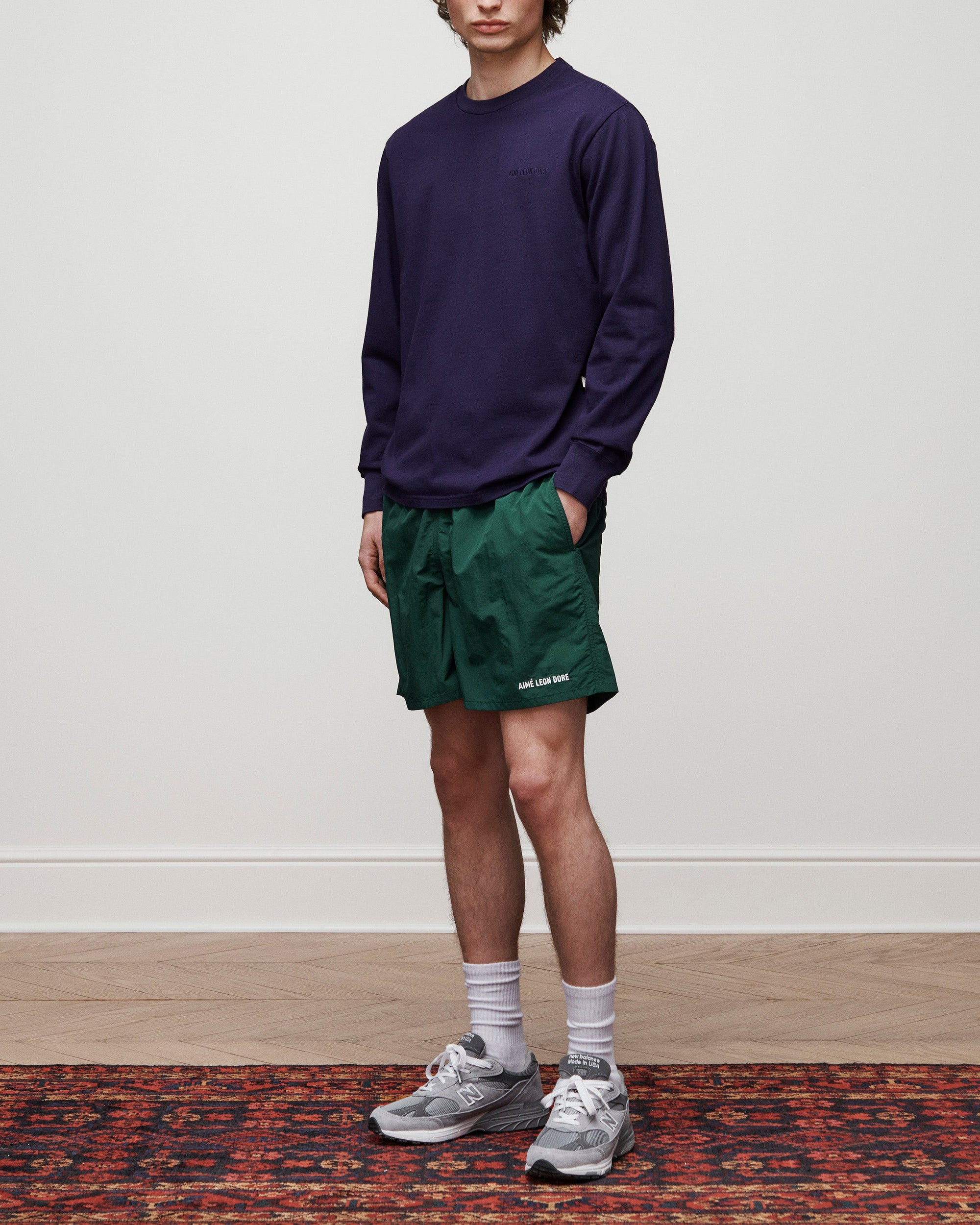 Long-Sleeve Tonal Logo Tee Aime leon dore – Гарантія оригінальності – детальний вид