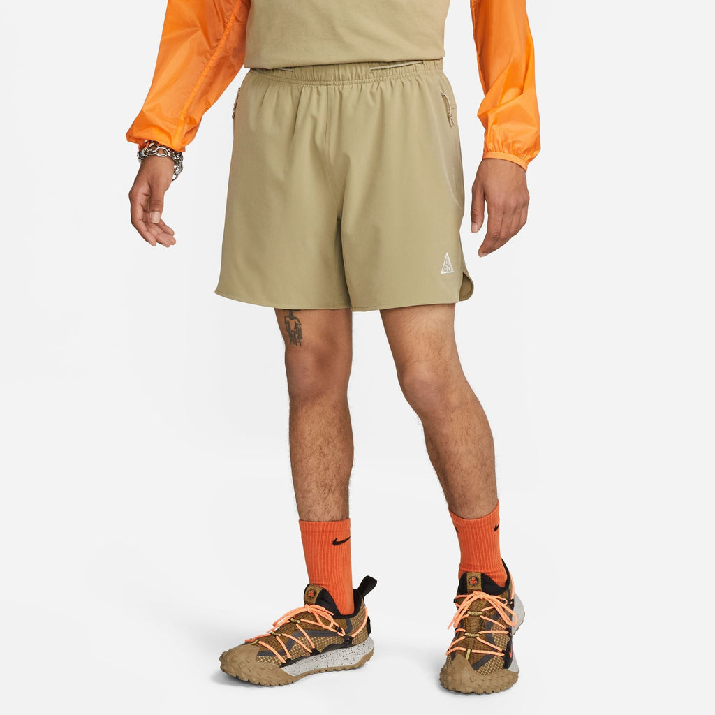 Оригінальна Mens Acg Dri Fit Shorts Nike – вид ззаду