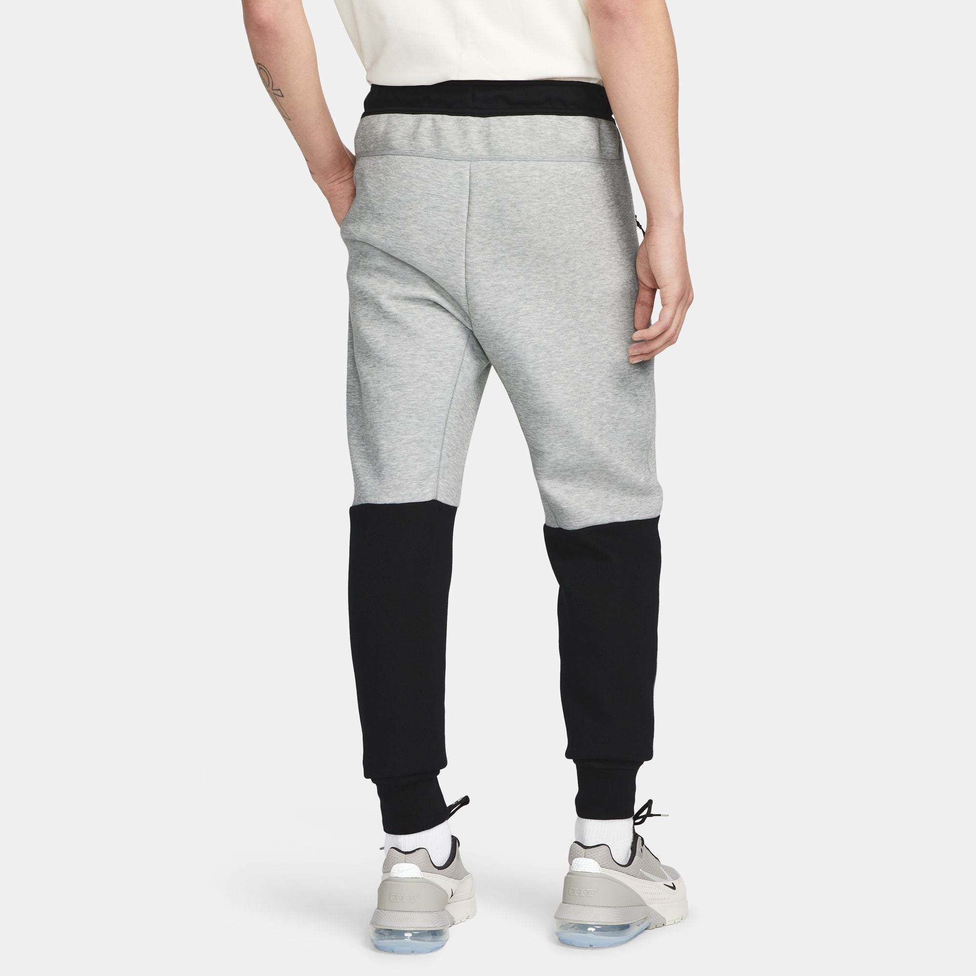 Оригінальна Mens Tech Fleece Sweatpants Nike – детальний вид