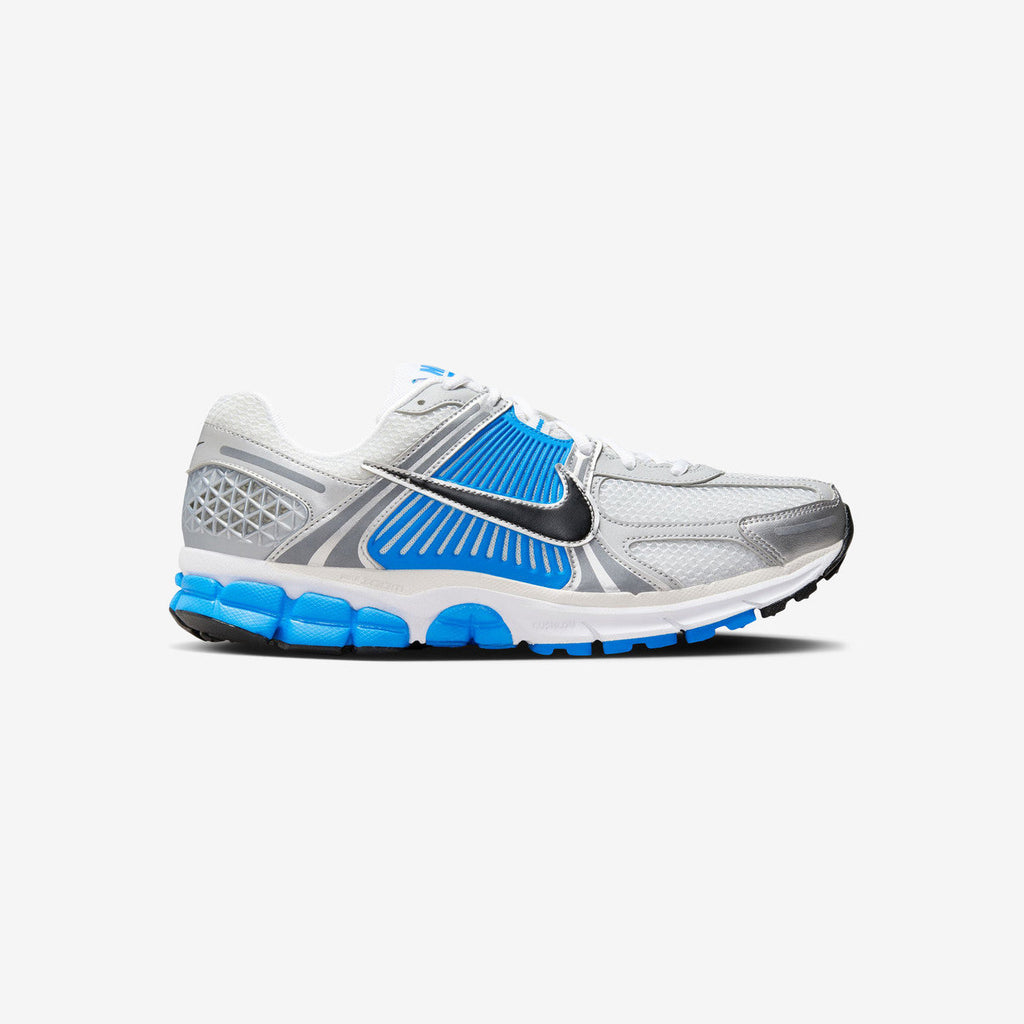 Nike Footwear оригінал | Швидка доставка Україна – боковий вид