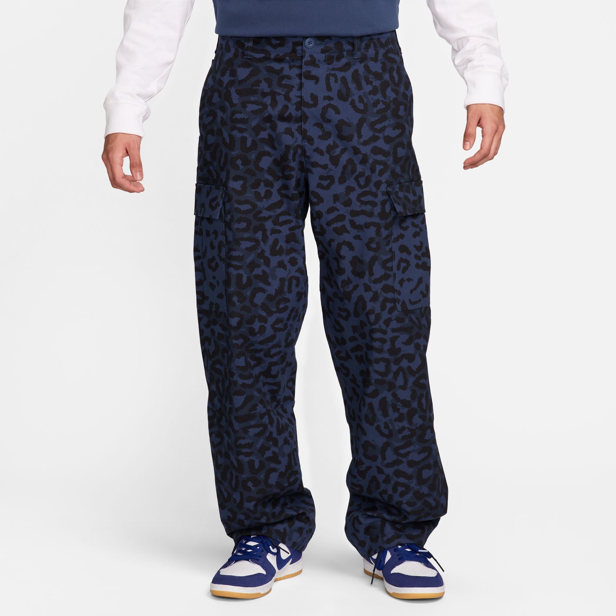 Kearny Mens Allover Print Cargo Pants Nike – Гарантія оригінальності – вид ззаду