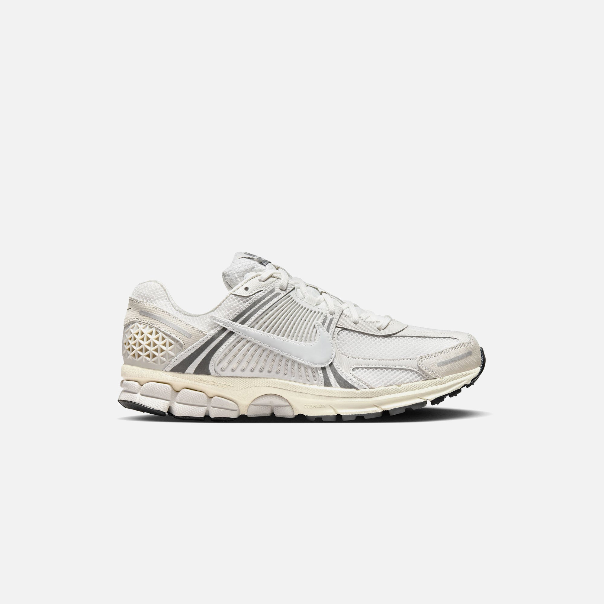 Zoom Vomero 5 Platinum Tint Nike – Гарантія оригінальності – боковий вид