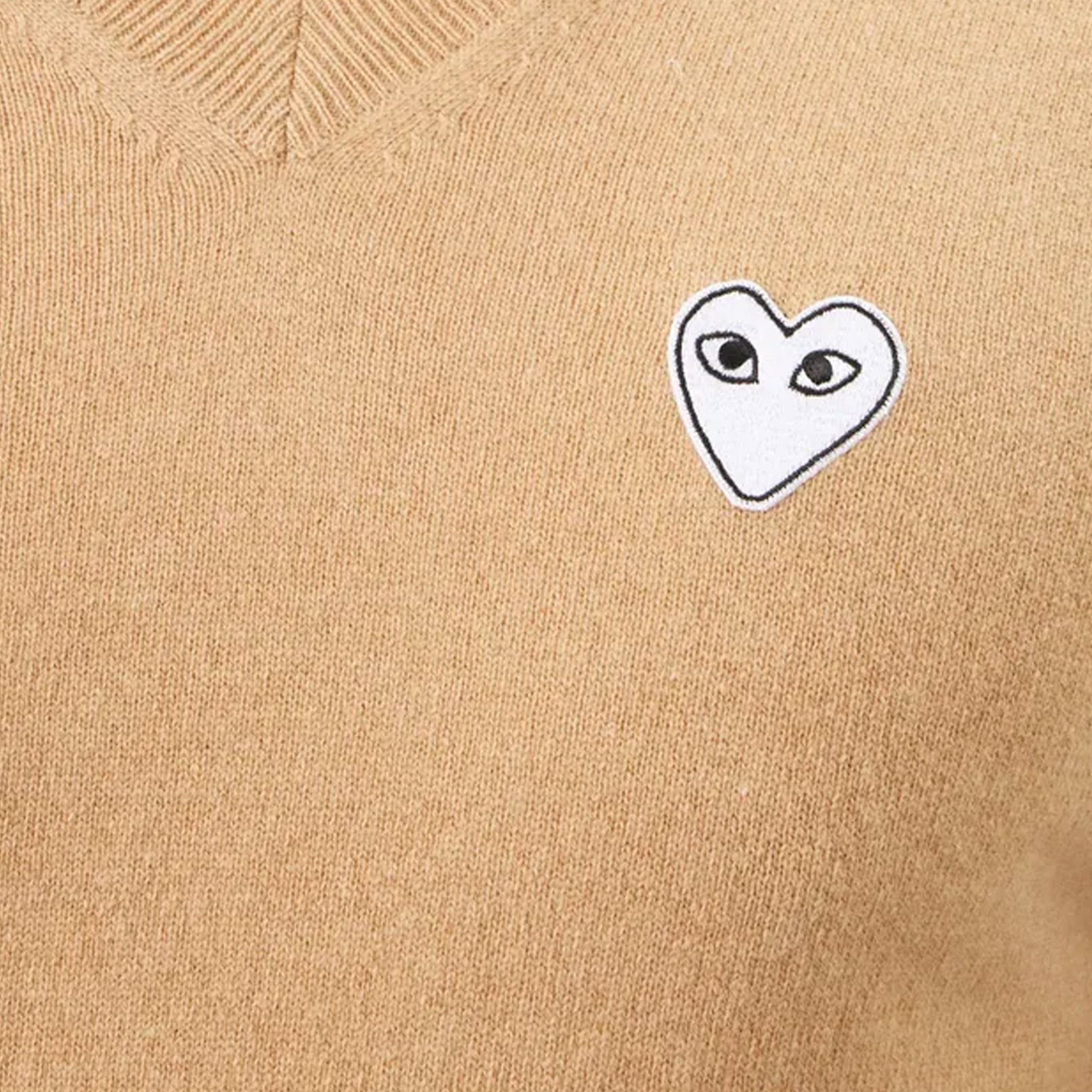 Mens White Heart V Neck Sweater Comme des garcons – Гарантія оригінальності – вид ззаду
